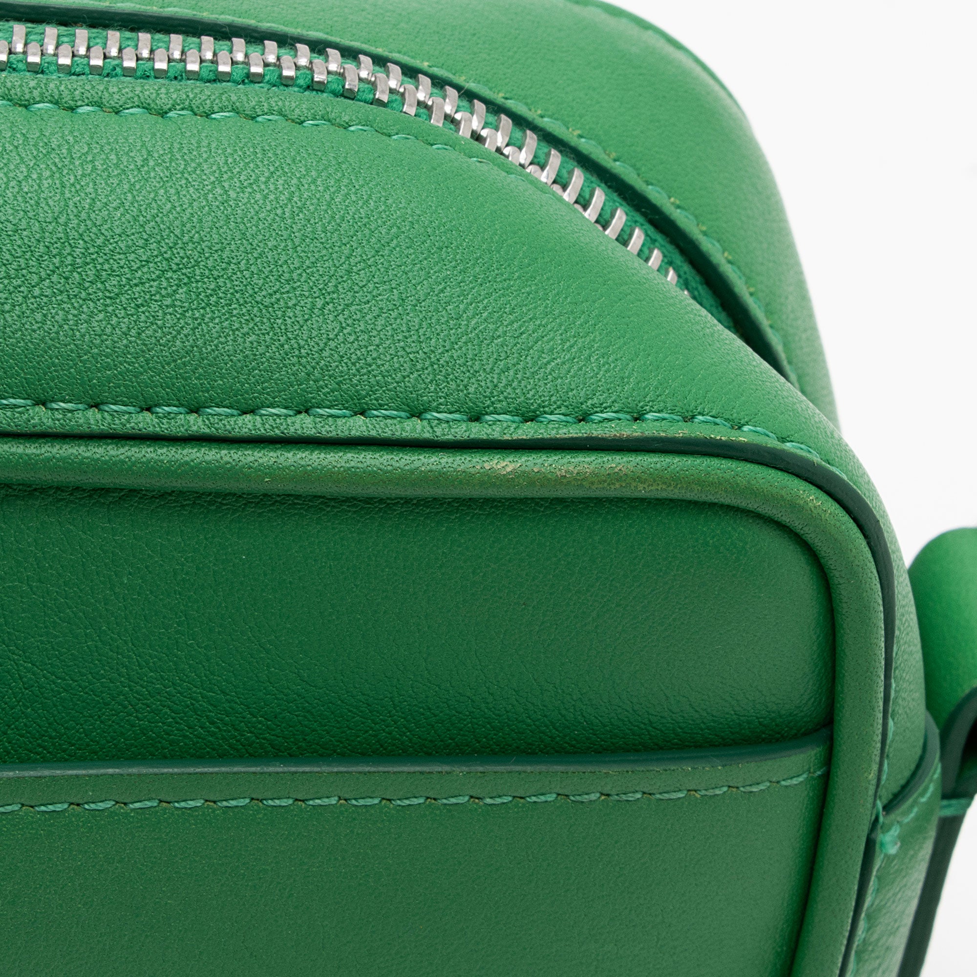 Jacquemus Leather Le Baneto Shoulder Bag (SHF-t5Ul2L)