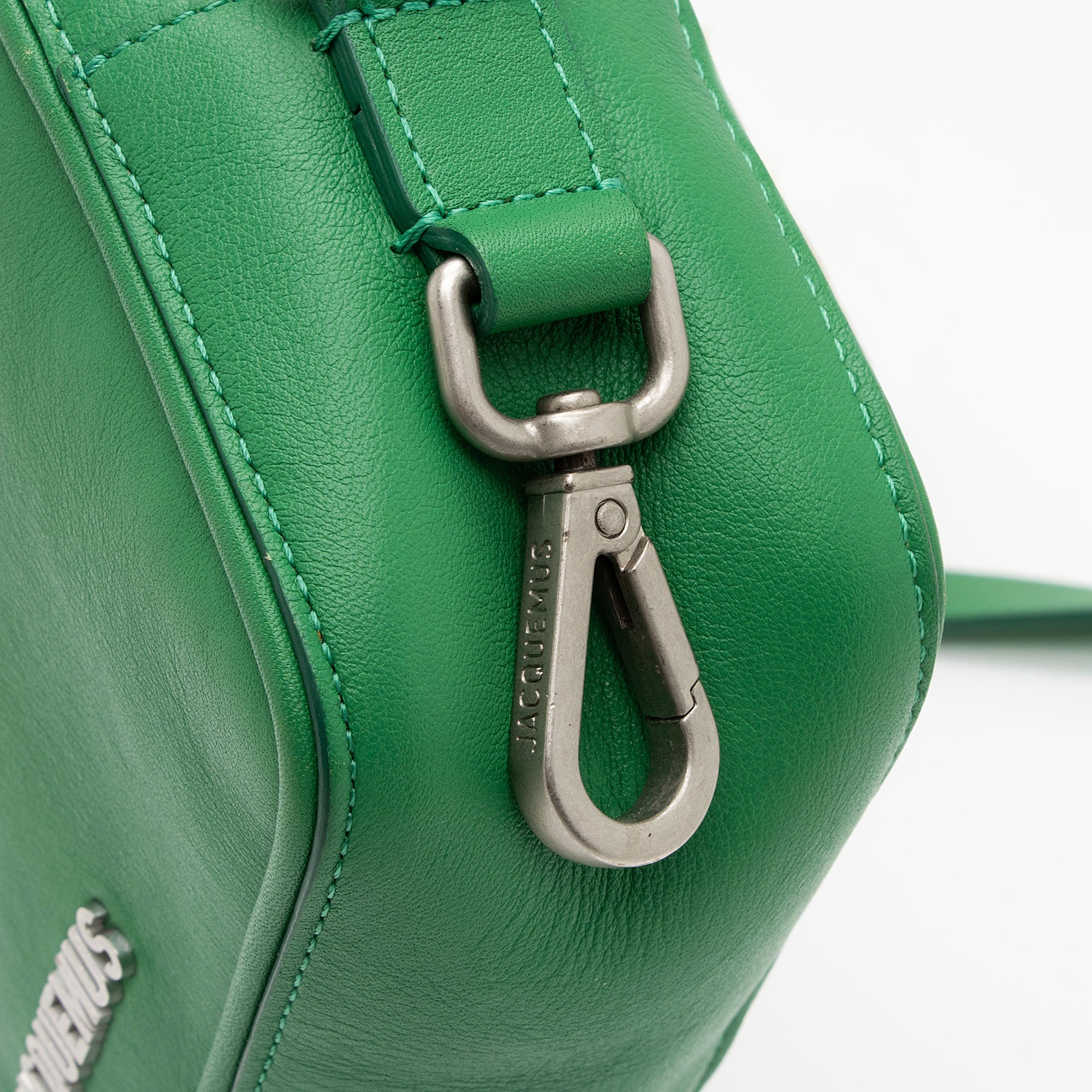 Jacquemus Leather Le Baneto Shoulder Bag (SHF-t5Ul2L)