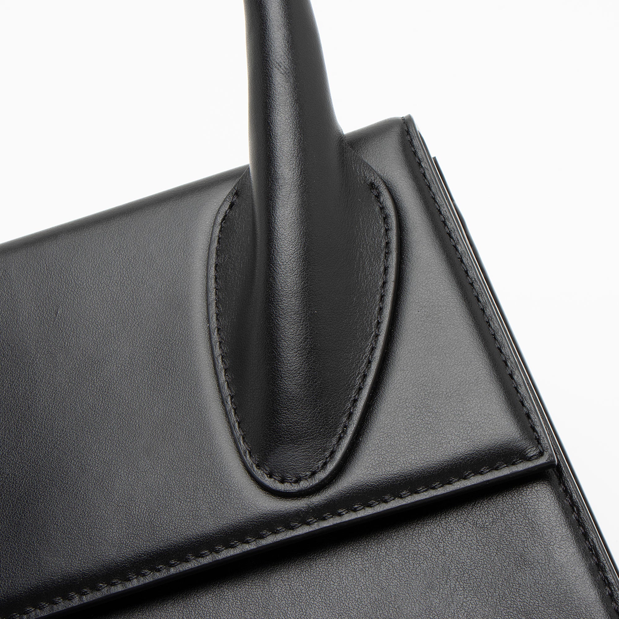 Jacquemus Leather Le Chiquito Moyen Large Bag (SHF-J9XyYK)