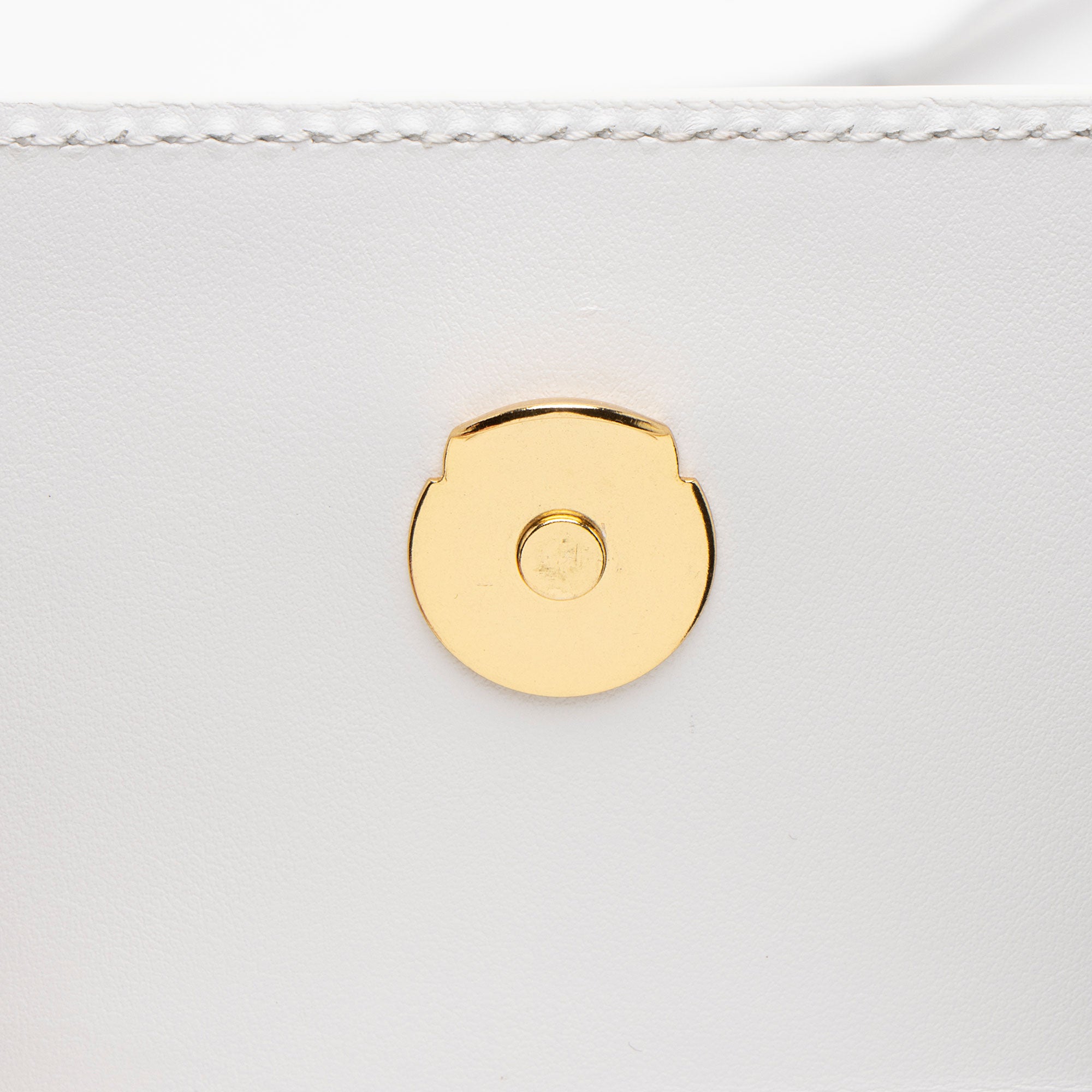 Jacquemus Smooth Leather Le Chiquito Moyen Small Bag (SHF-S8S9Kr)