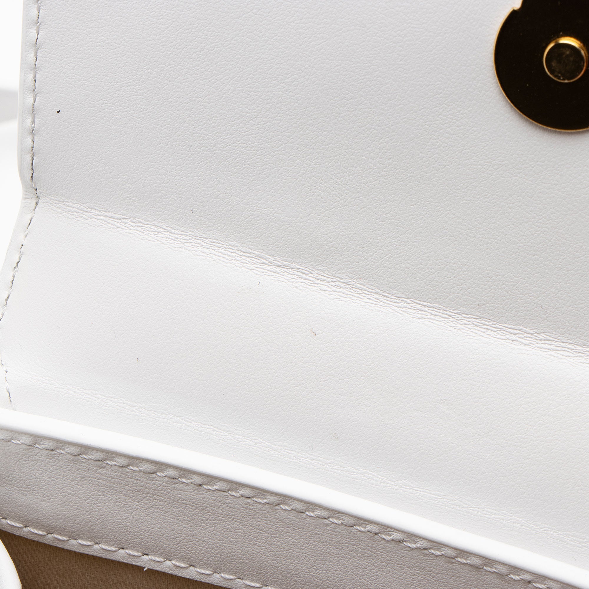 Jacquemus Smooth Leather Le Chiquito Moyen Small Bag (SHF-S8S9Kr)