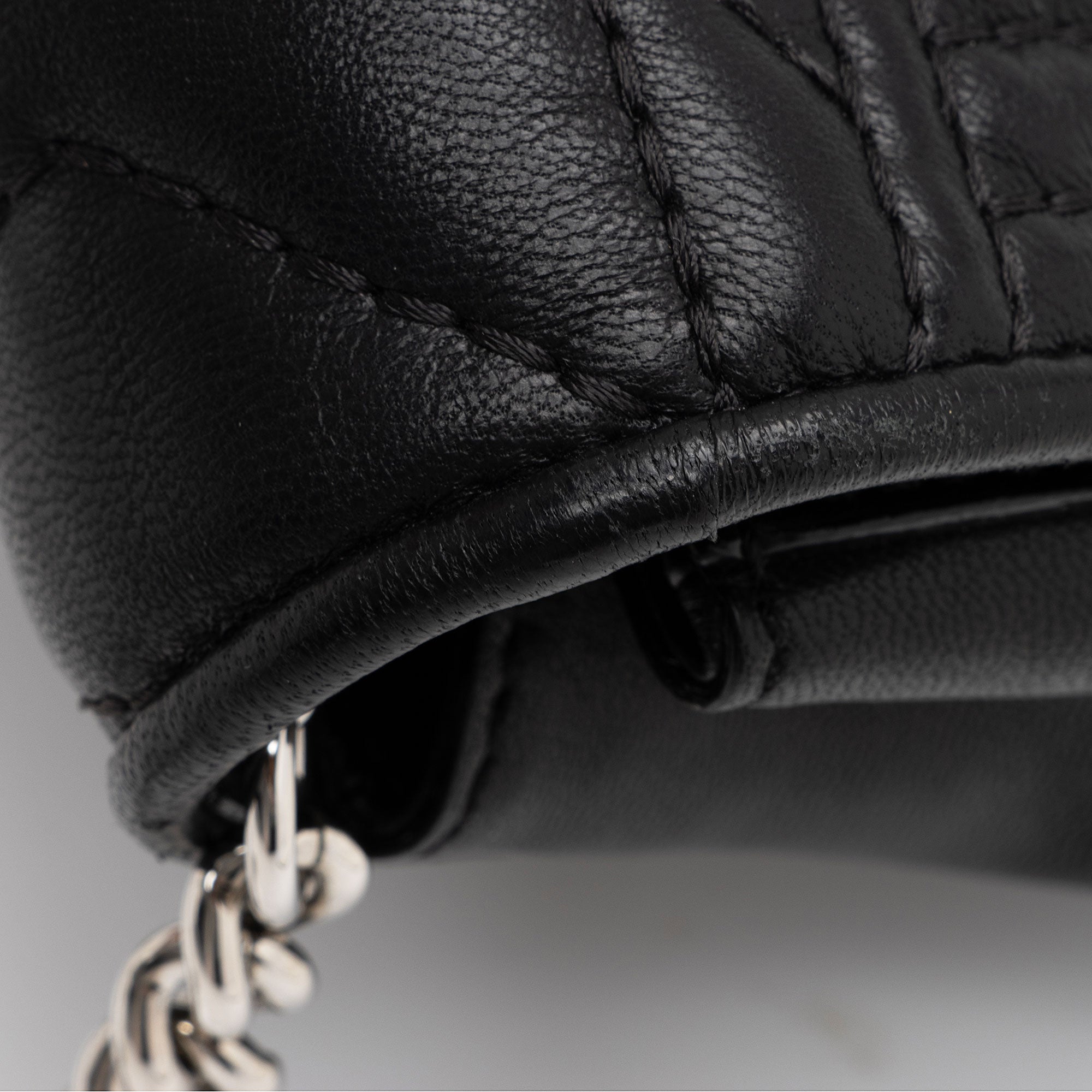 Jimmy Choo Leather Helia Chain Crossbody (SHF-OnL3YG)