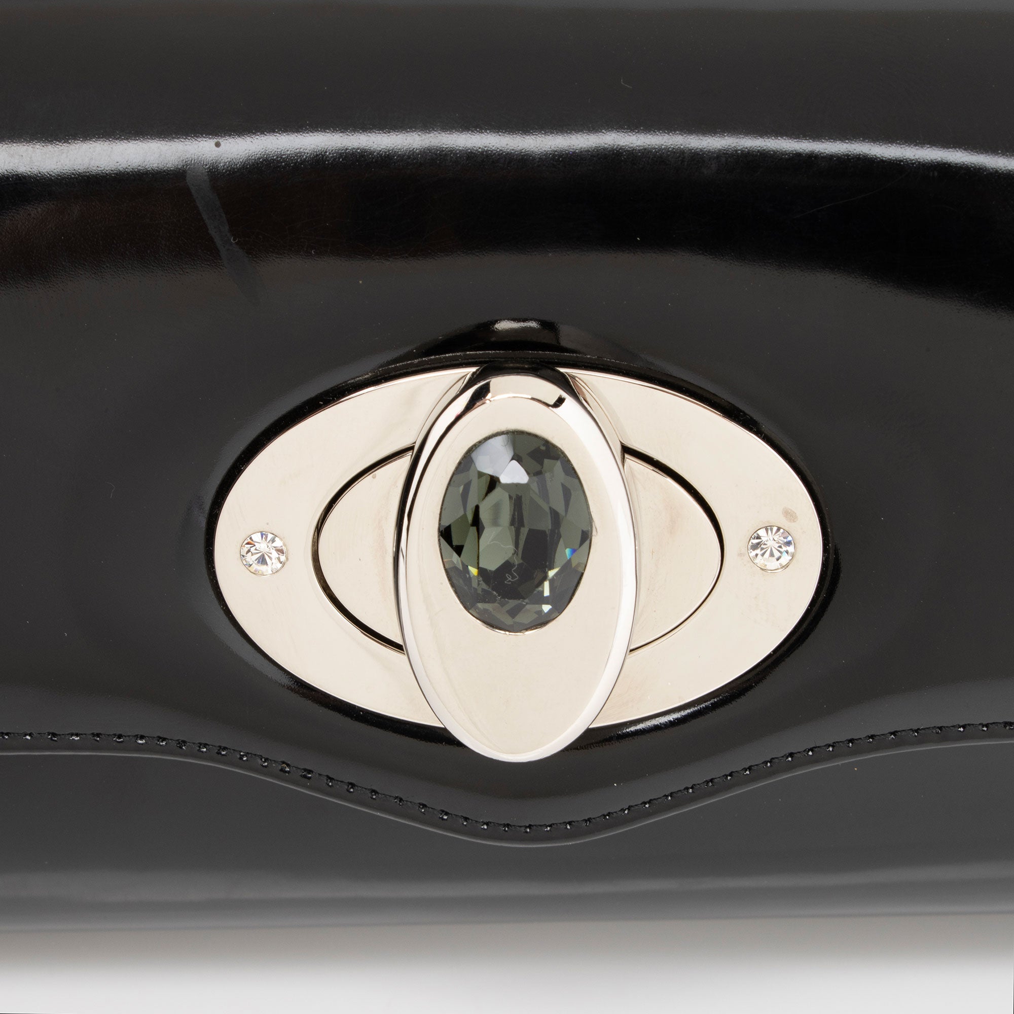 Judith Leiber Patent Leather Crystal Turnlock Clutch (SHF-D1Or7j)