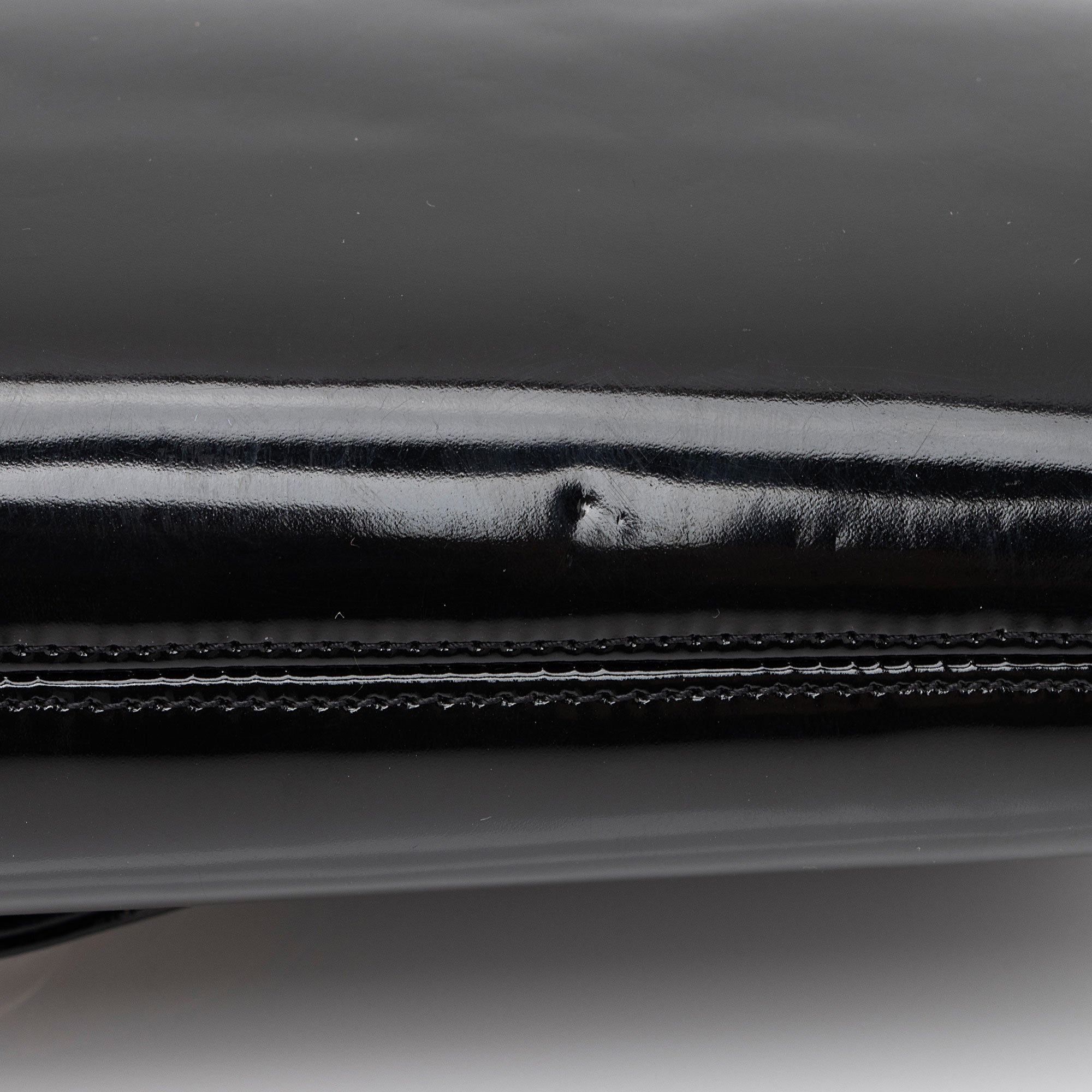 Judith Leiber Patent Leather Crystal Turnlock Clutch (SHF-D1Or7j)