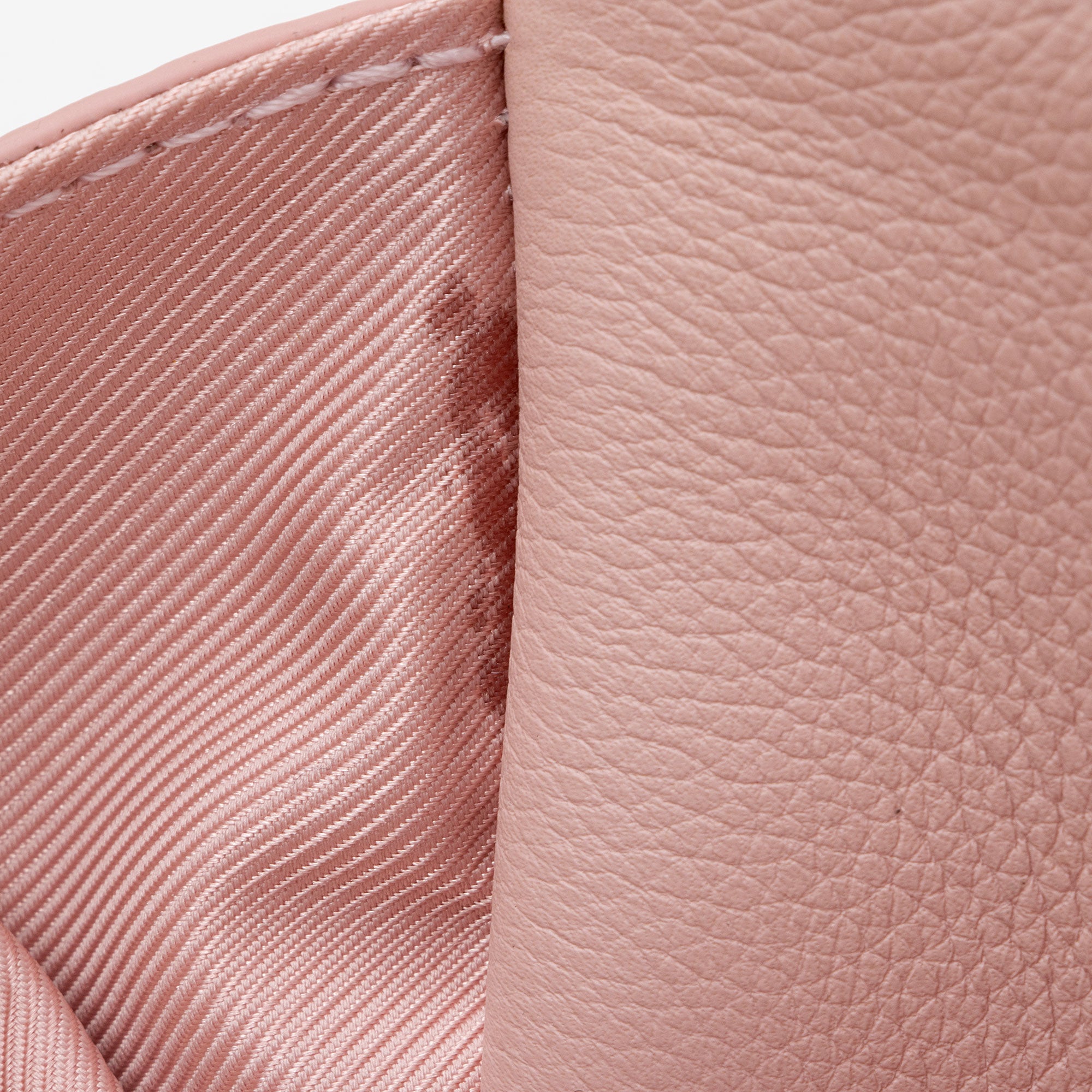 Louis Vuitton Calfskin Lockme II BB Shoulder Bag (SHF-6J0mNj)