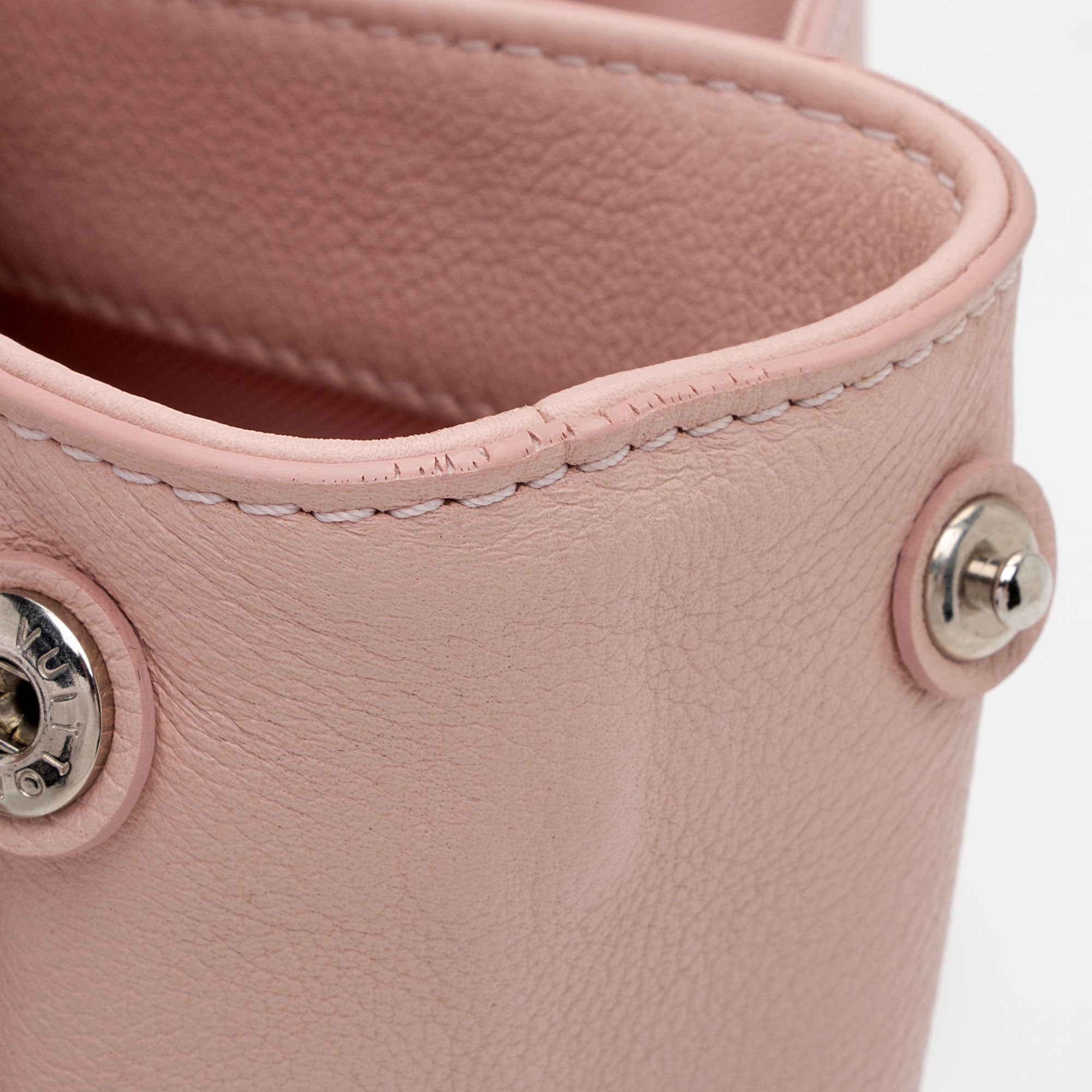 Louis Vuitton Calfskin Lockme II BB Shoulder Bag (SHF-6J0mNj)