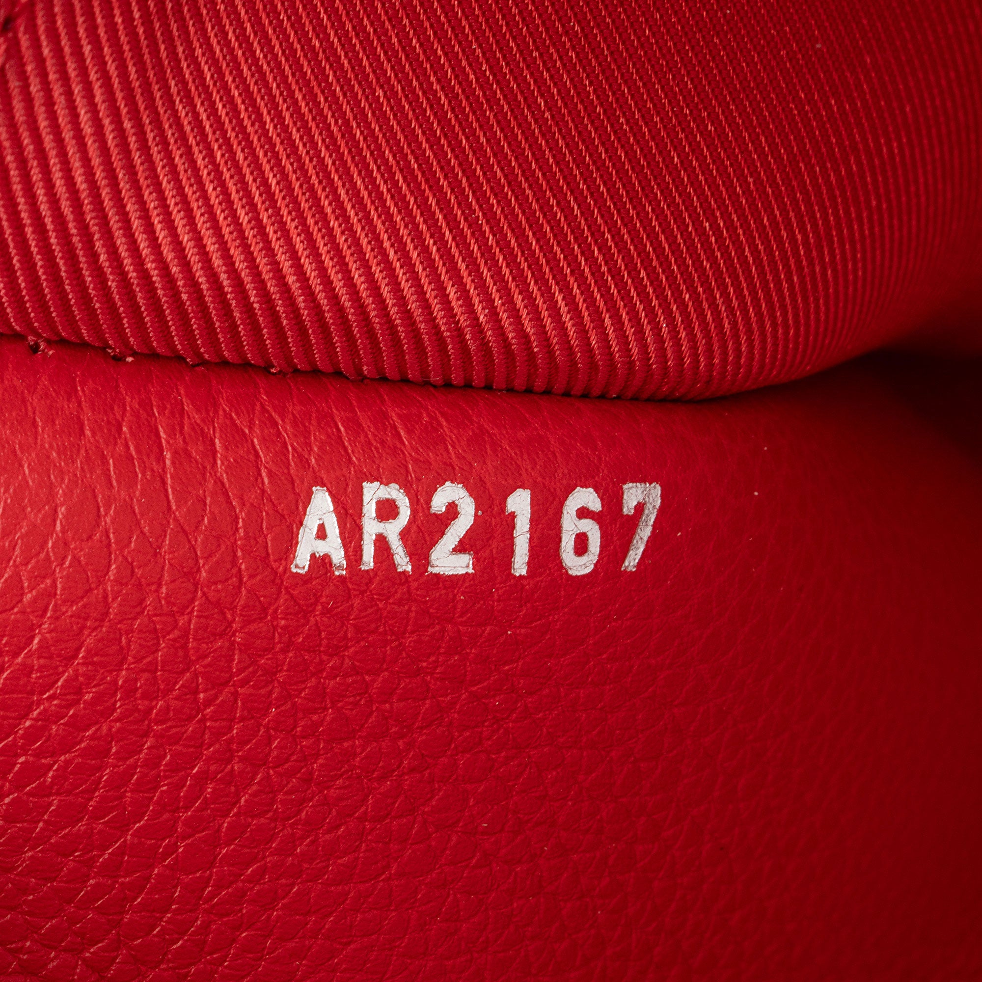 Louis Vuitton Calfskin Lockme II BB Shoulder Bag (SHF-LWCQaA)