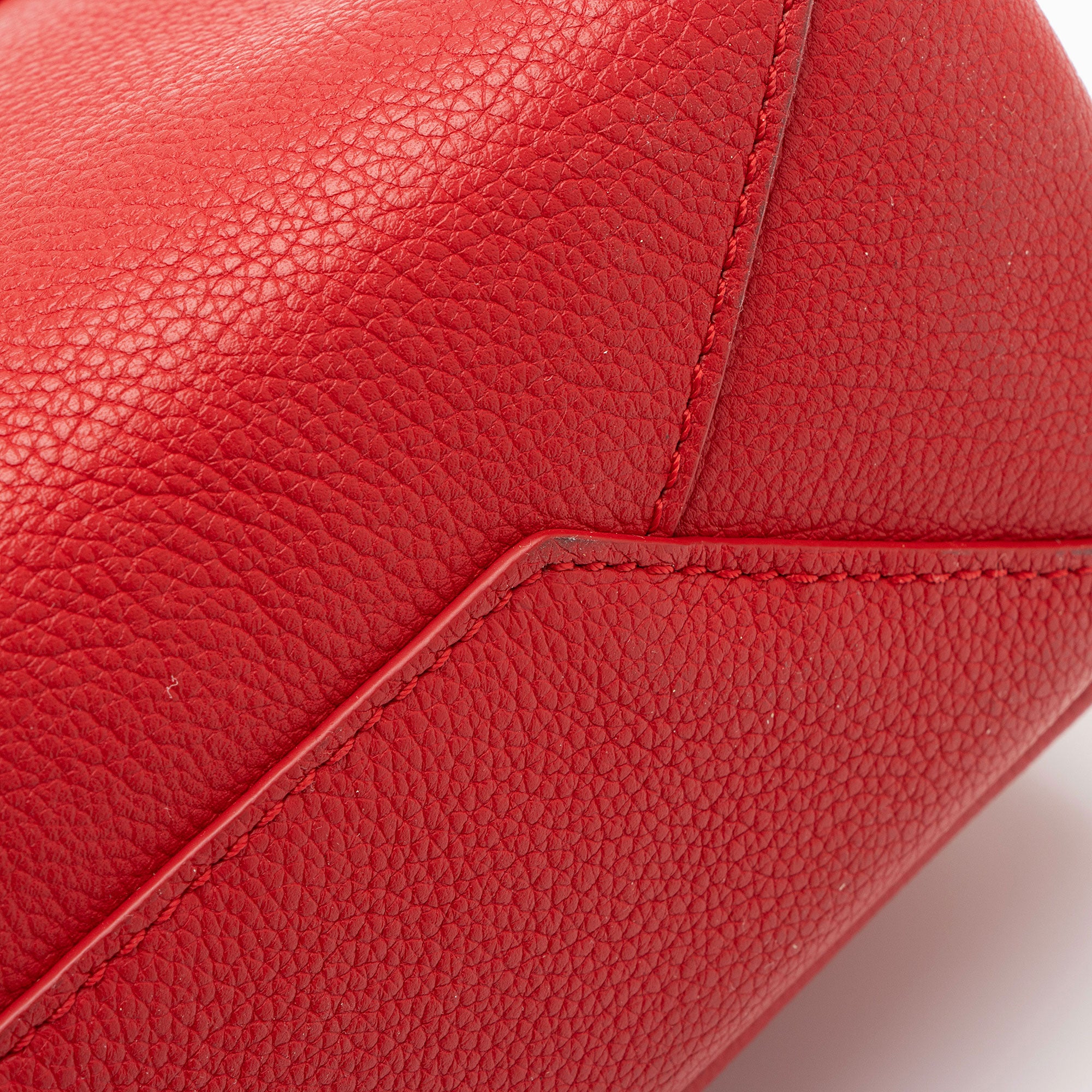 Louis Vuitton Calfskin Lockme II BB Shoulder Bag (SHF-LWCQaA)