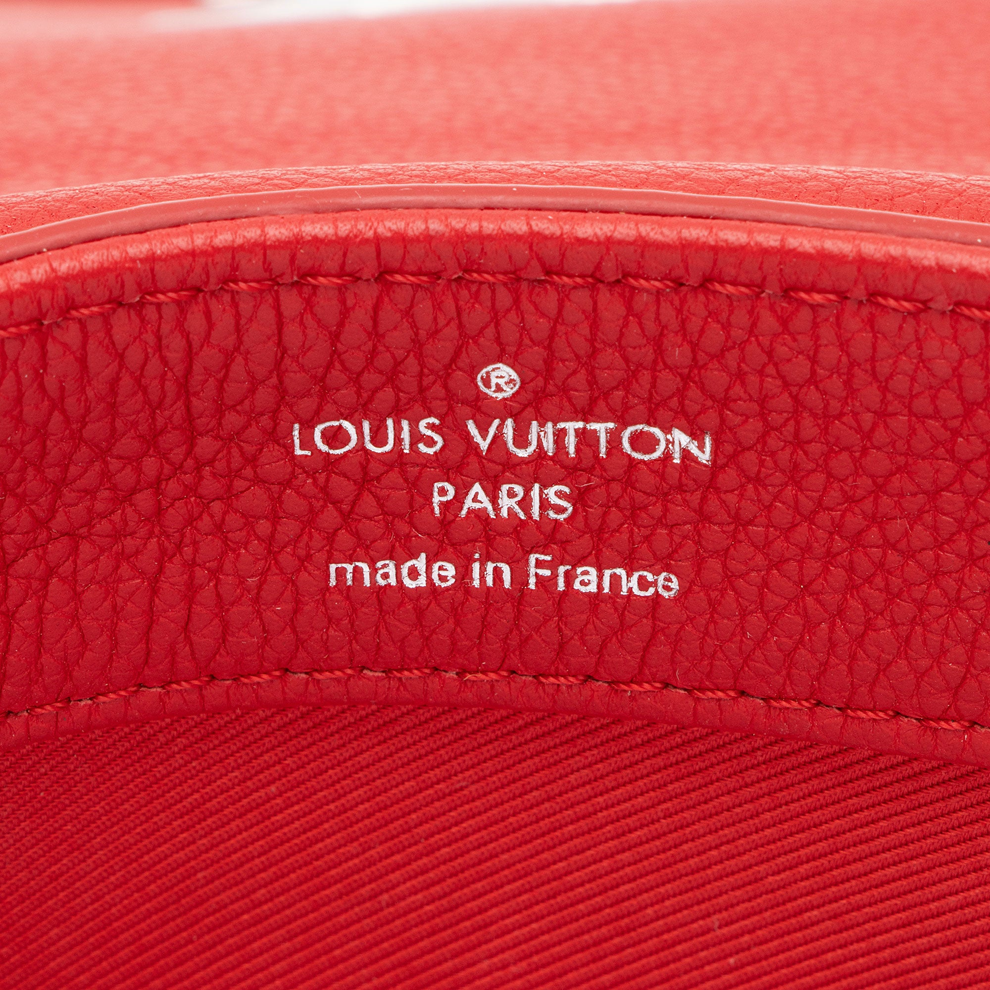 Louis Vuitton Calfskin Lockme II BB Shoulder Bag (SHF-LWCQaA)