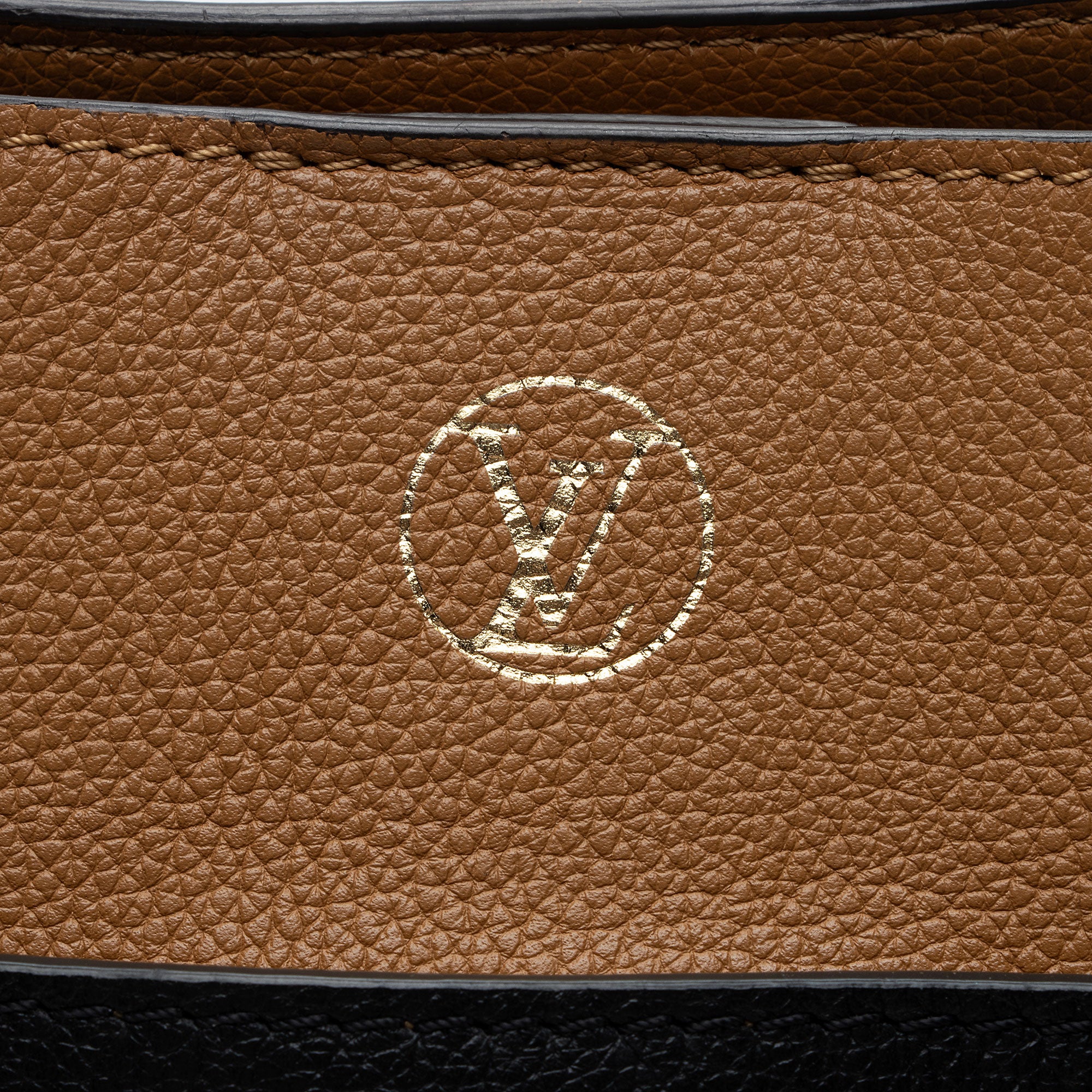 Louis Vuitton Calfskin Monogram Canvas On My Side MM Tote (SHF-RiHqE0)