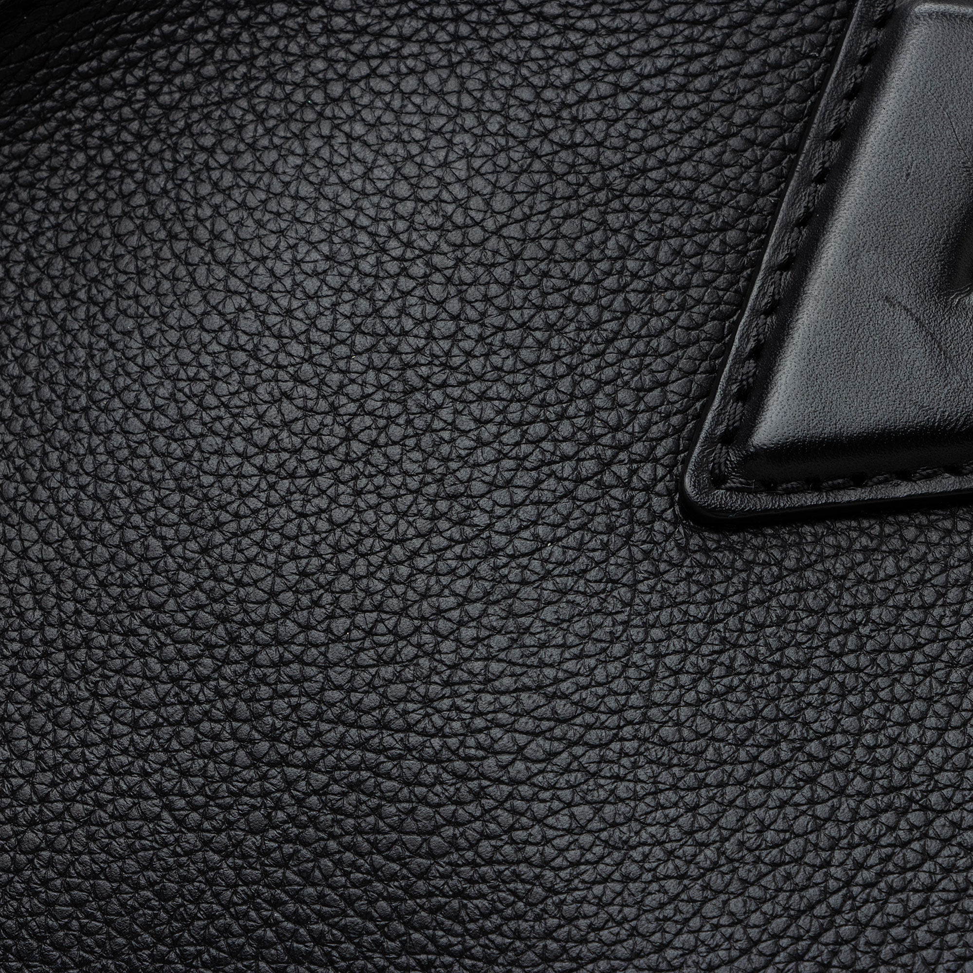 Louis Vuitton Calfskin Monogram Canvas On My Side MM Tote (SHF-RiHqE0)