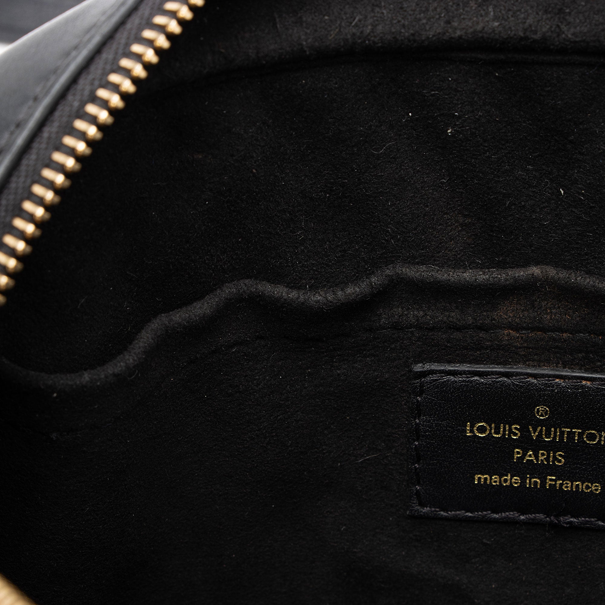 Louis Vuitton Calfskin New Wave Camera Bag - FINAL SALE (SHF-BnCJ0L)