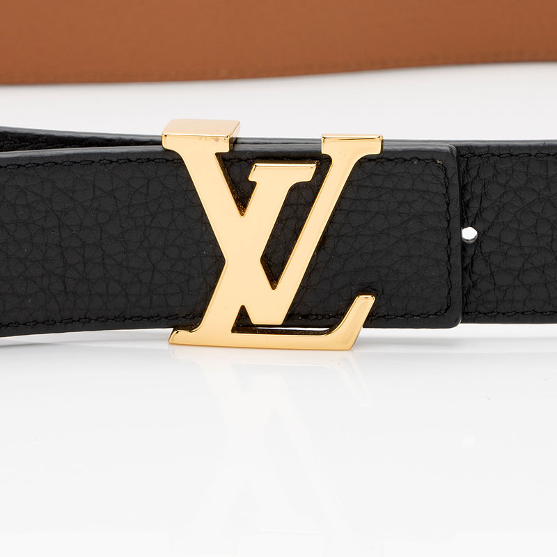 Gray and black Leather Louis Vuitton Belt. Size 44/110. This will