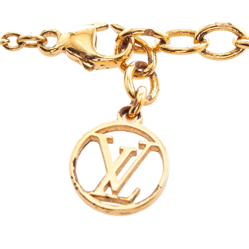 Louis Vuitton Essential V Necklace (SHG-5PiHjF) – LuxeDH