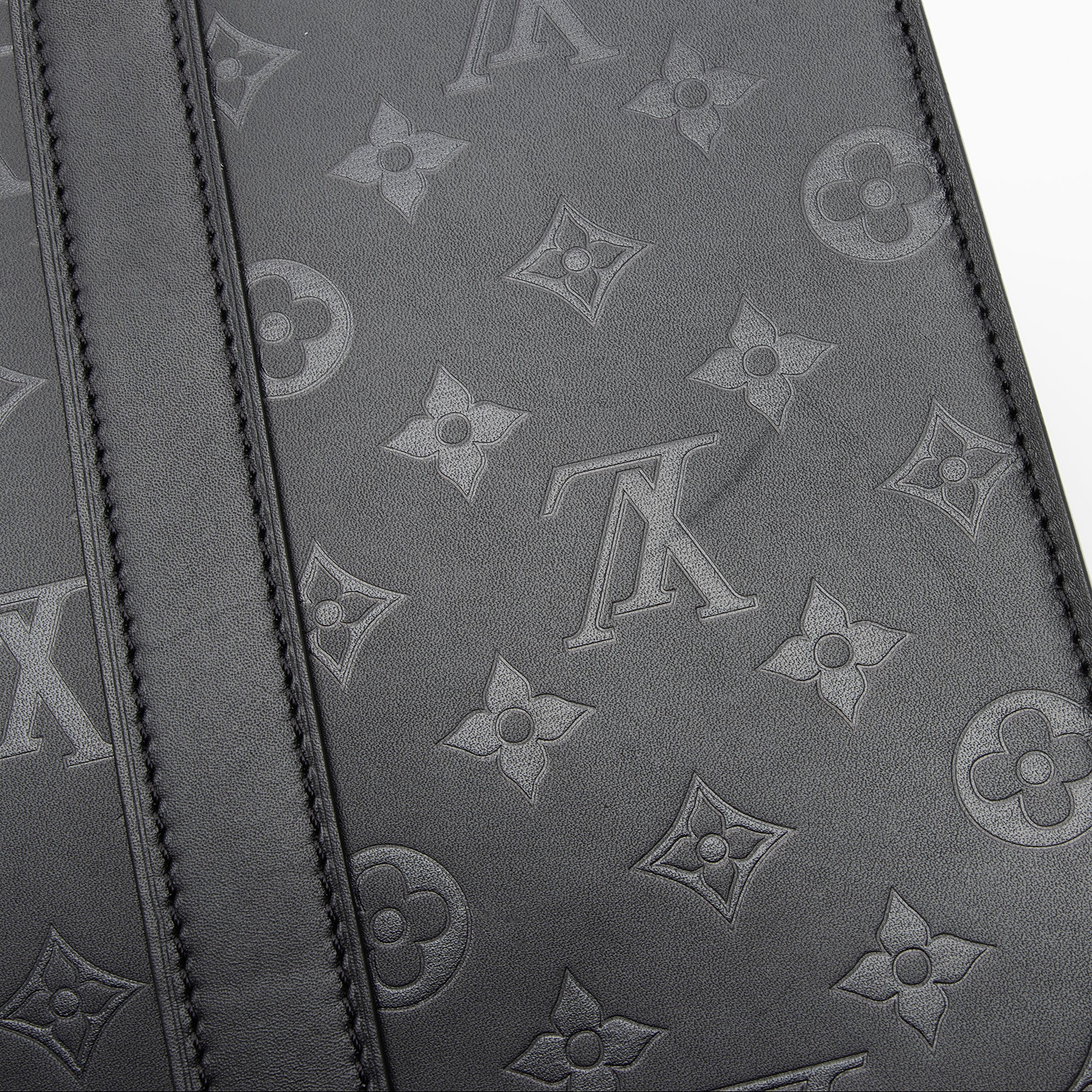 Louis Vuitton Cuir Plume Very GM Tote (SHF-Qik14X)