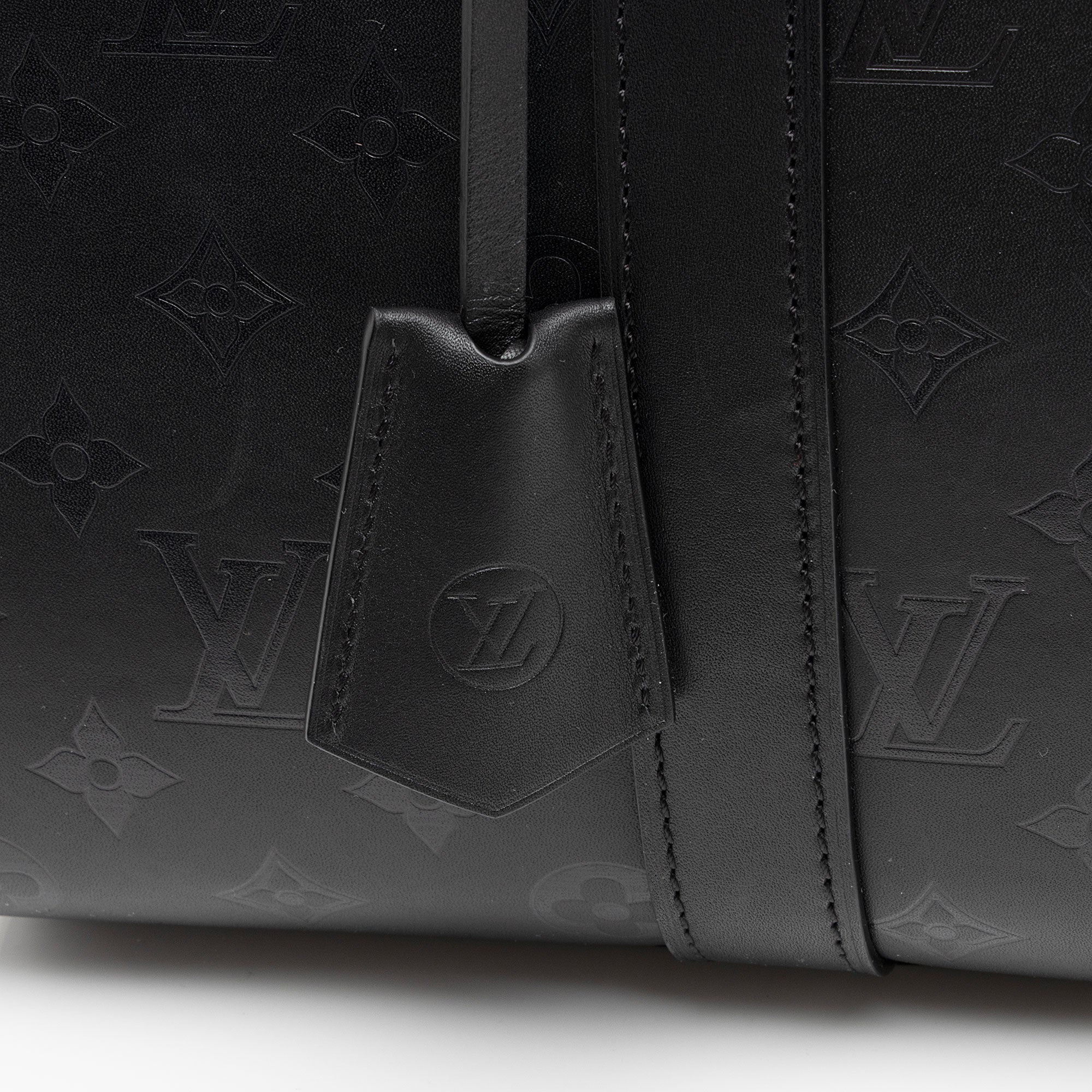 Louis Vuitton Cuir Plume Very GM Tote (SHF-Qik14X)