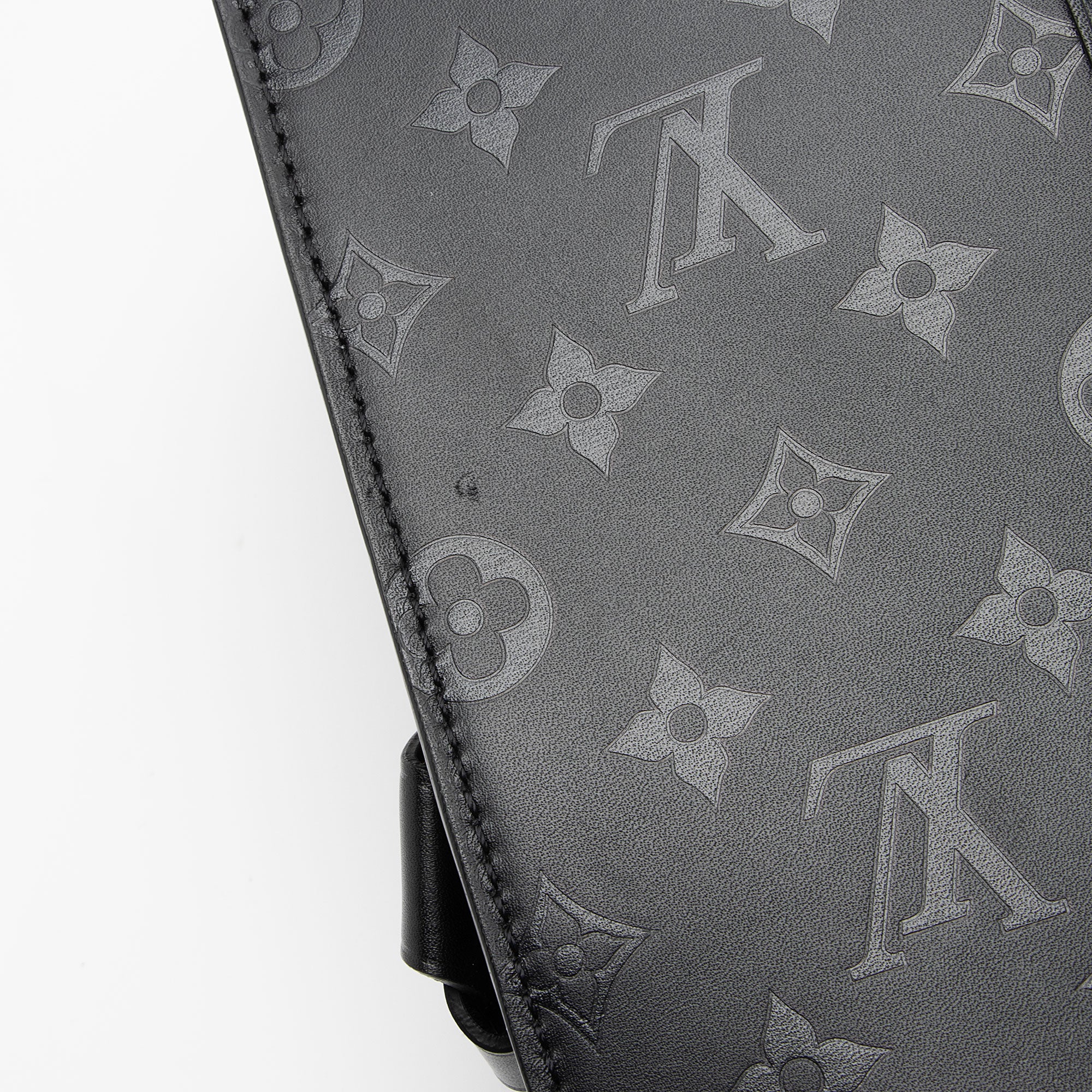 Louis Vuitton Cuir Plume Very GM Tote (SHF-Qik14X)