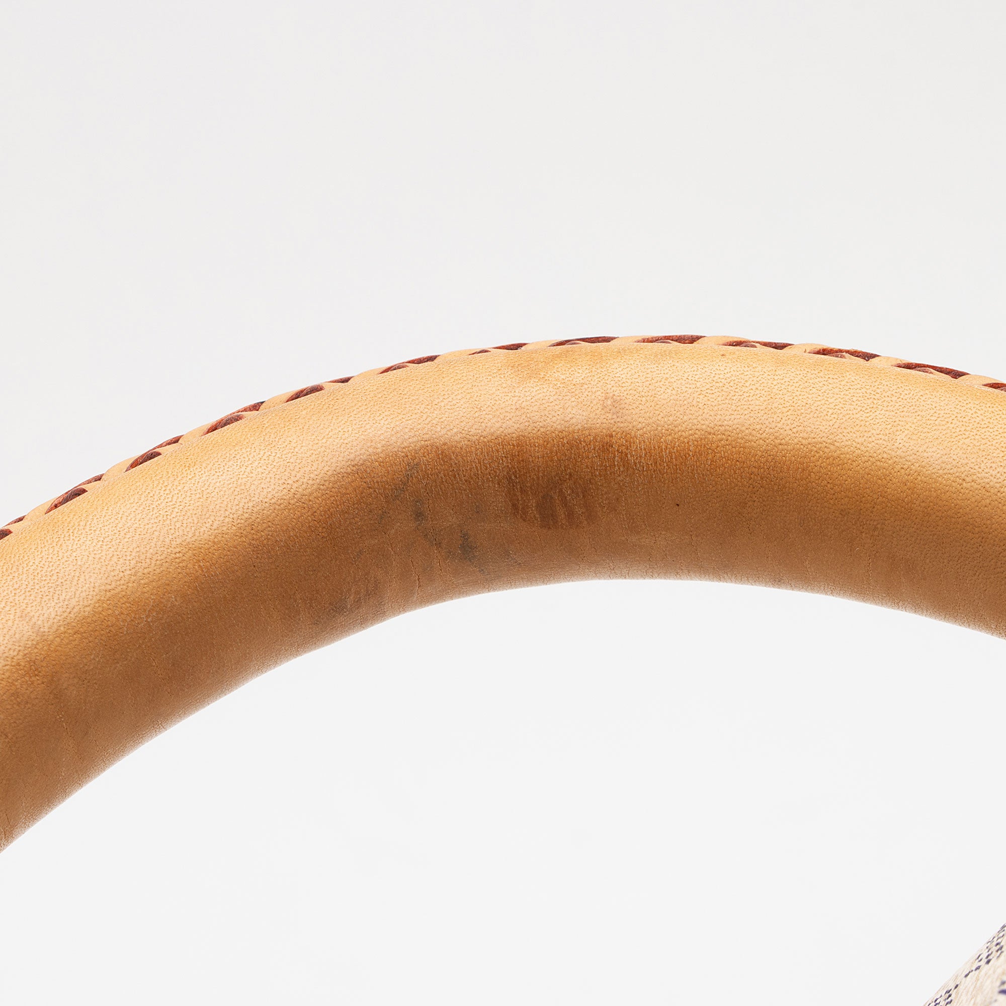 Louis Vuitton Damier Azur Artsy MM Shoulder Bag (SHF-2DoCfw)