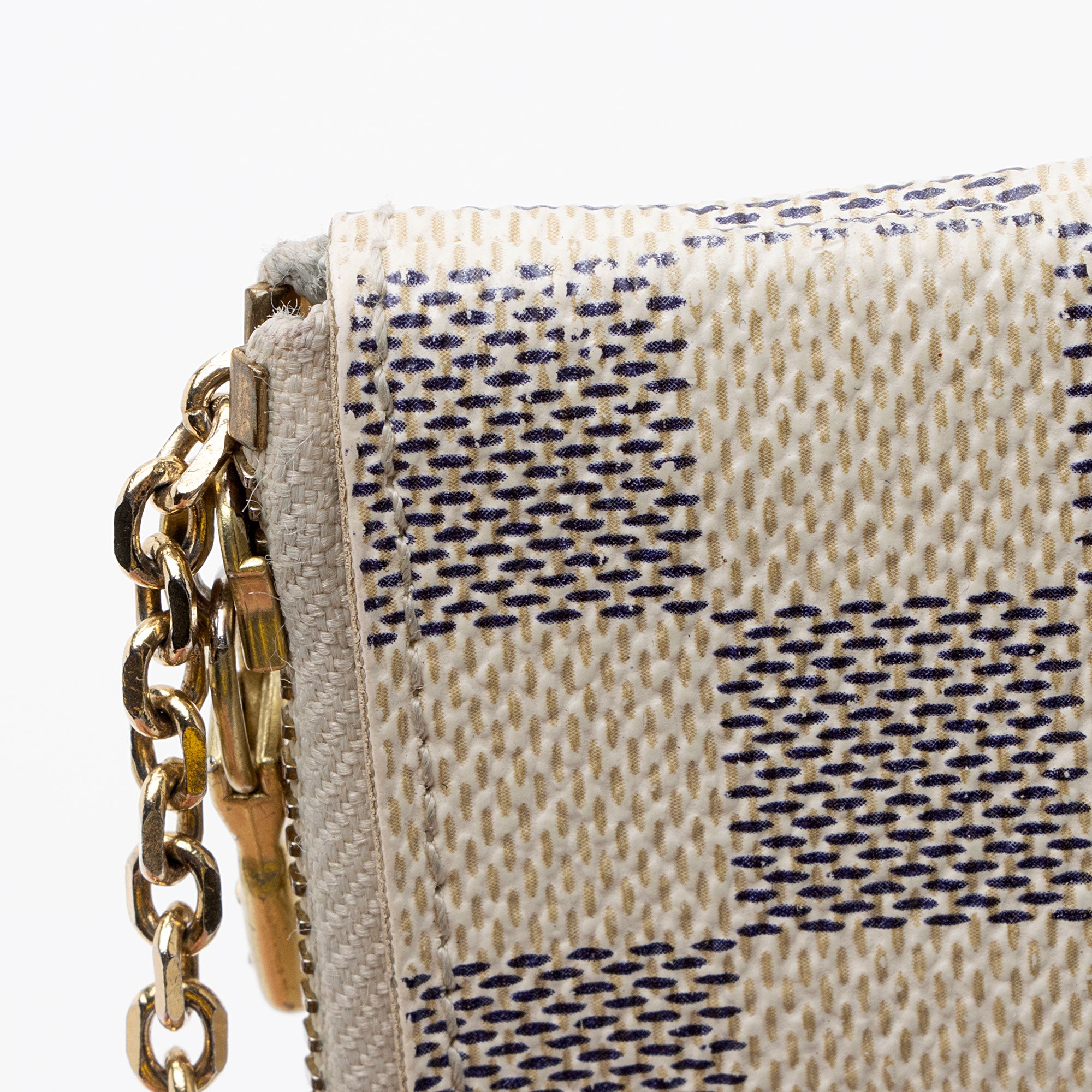 Louis Vuitton Damier Azur Key Pouch (SHF-cdVVcJ)