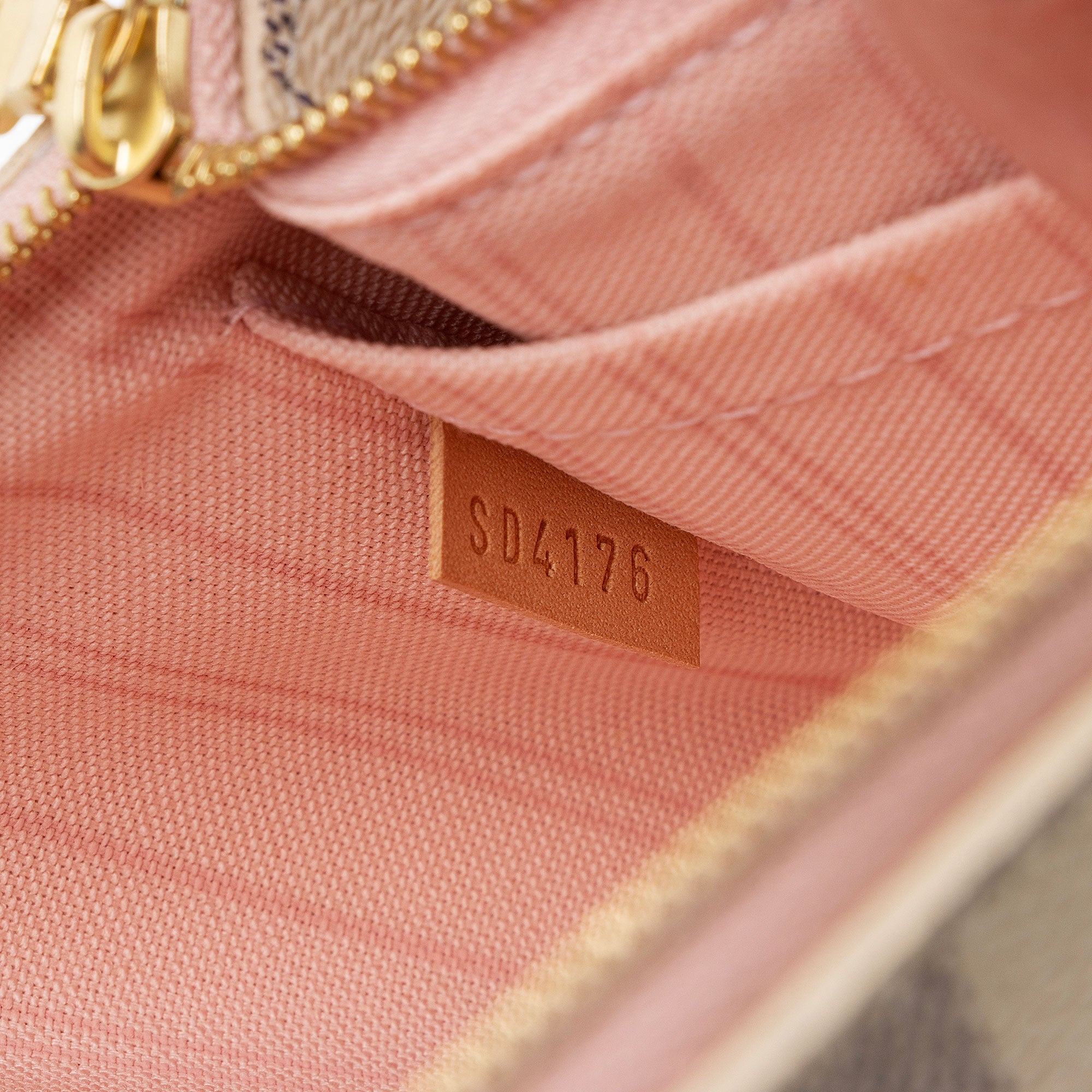 Louis Vuitton Damier Azur Neverfull MM Pochette (SHF-DEORVZ)