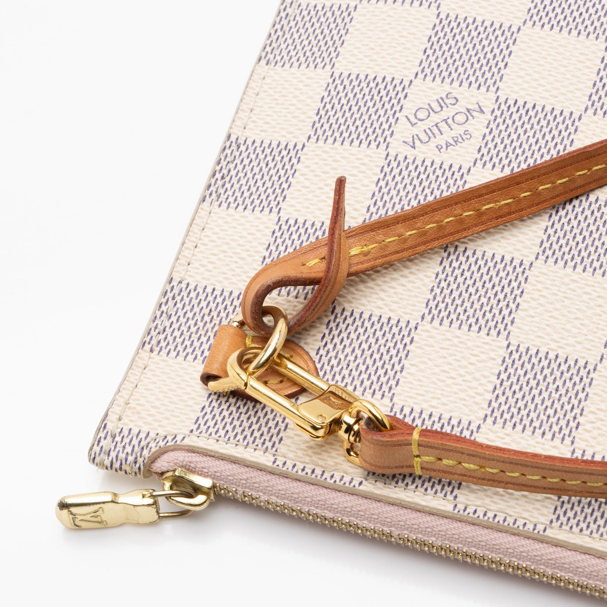 Louis Vuitton Damier Azur Neverfull MM Pochette (SHF-GfJO9g)