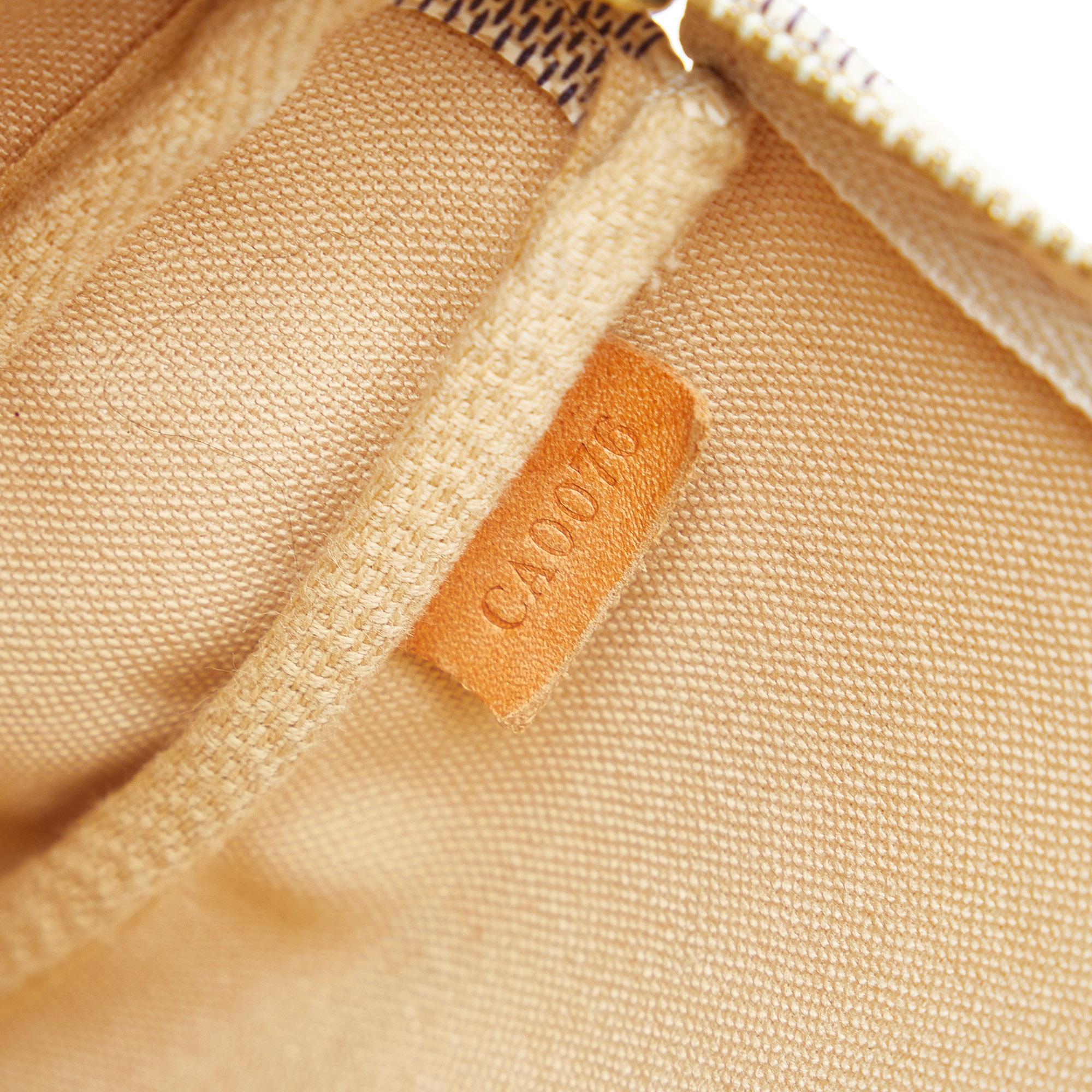 Louis Vuitton Damier Azur Pochette Accessoires (SHG-YE0zGy)