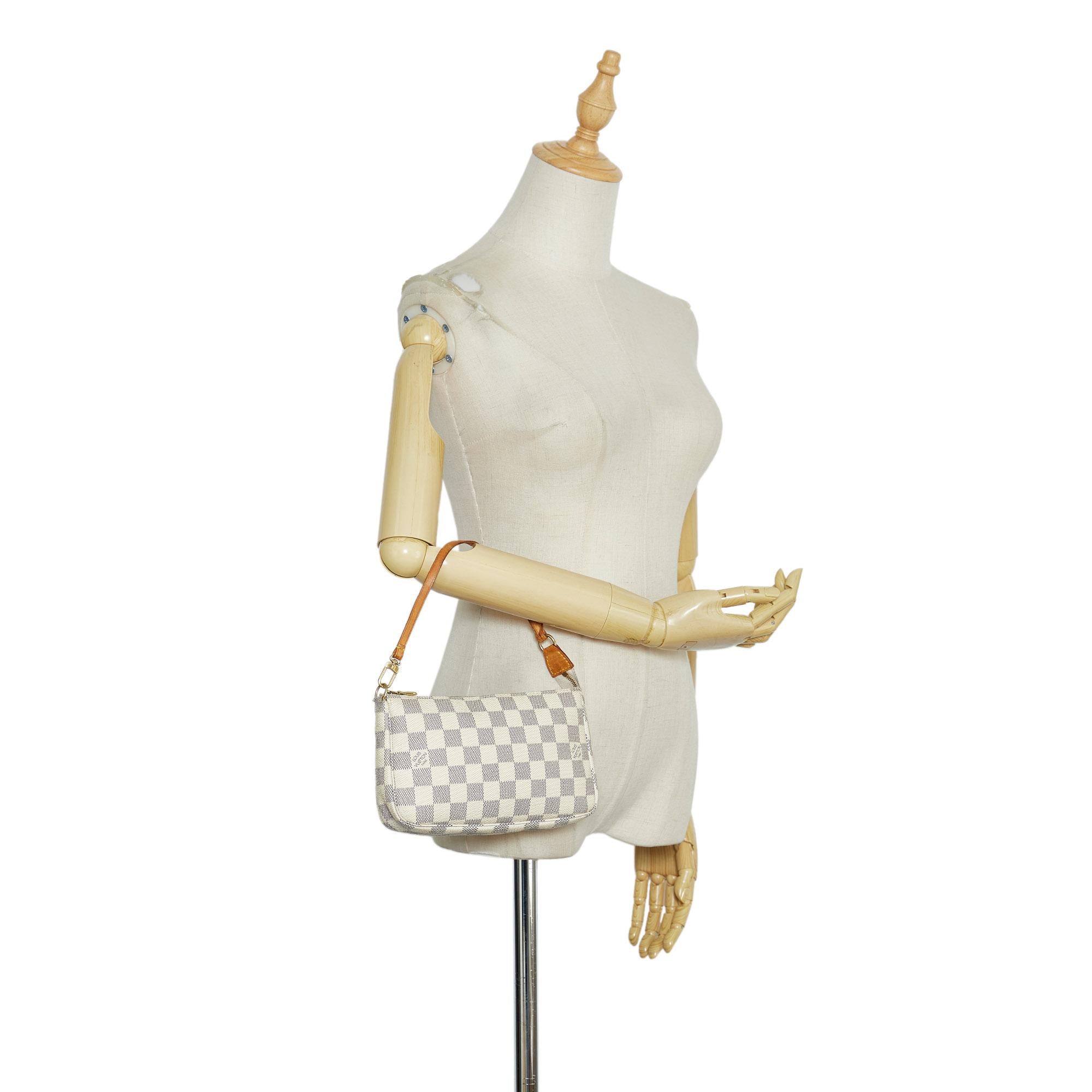 Louis Vuitton Damier Azur Pochette Accessoires (SHG-YE0zGy)