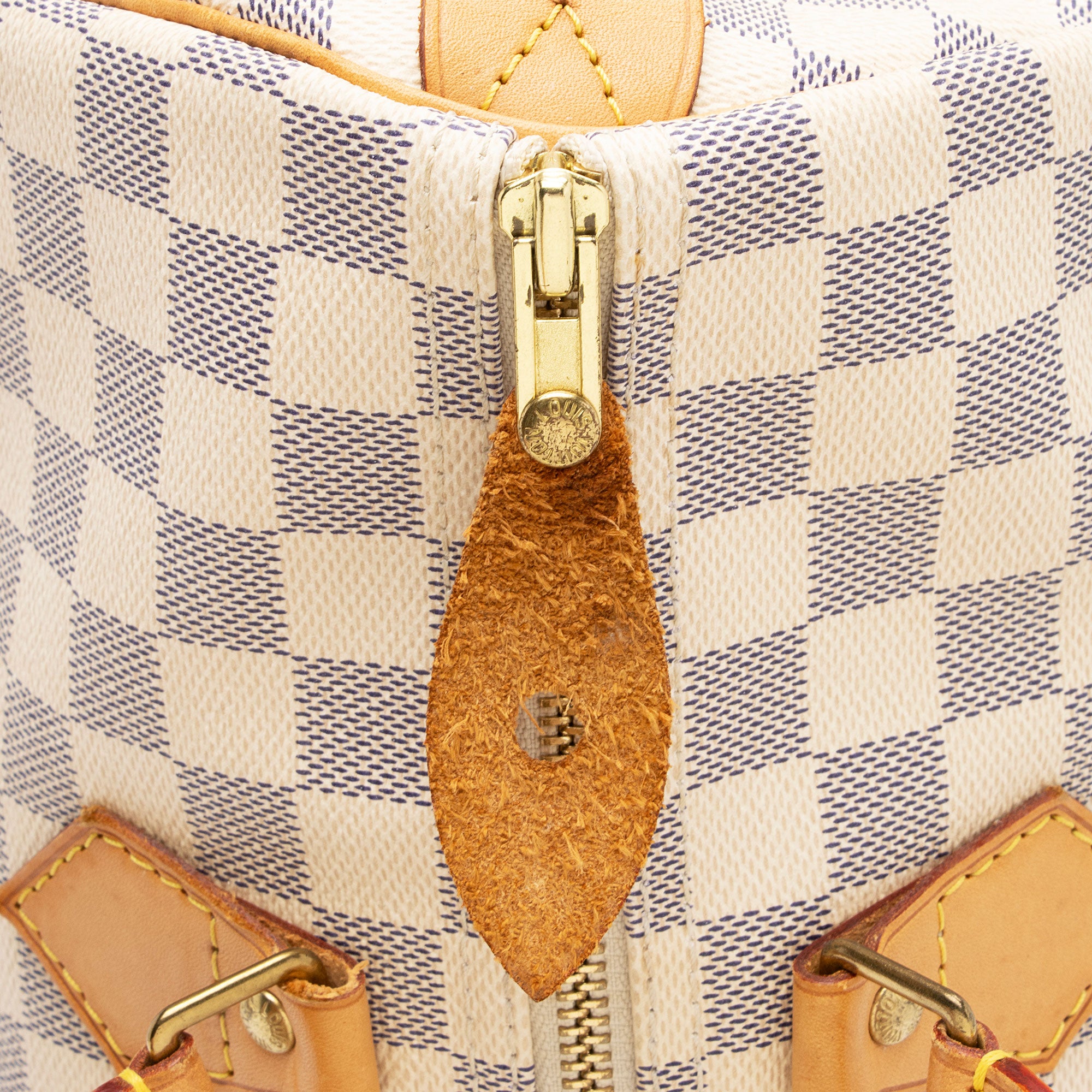Louis Vuitton Damier Azur Speedy 35 Satchel (SHF-9Vy8ov)
