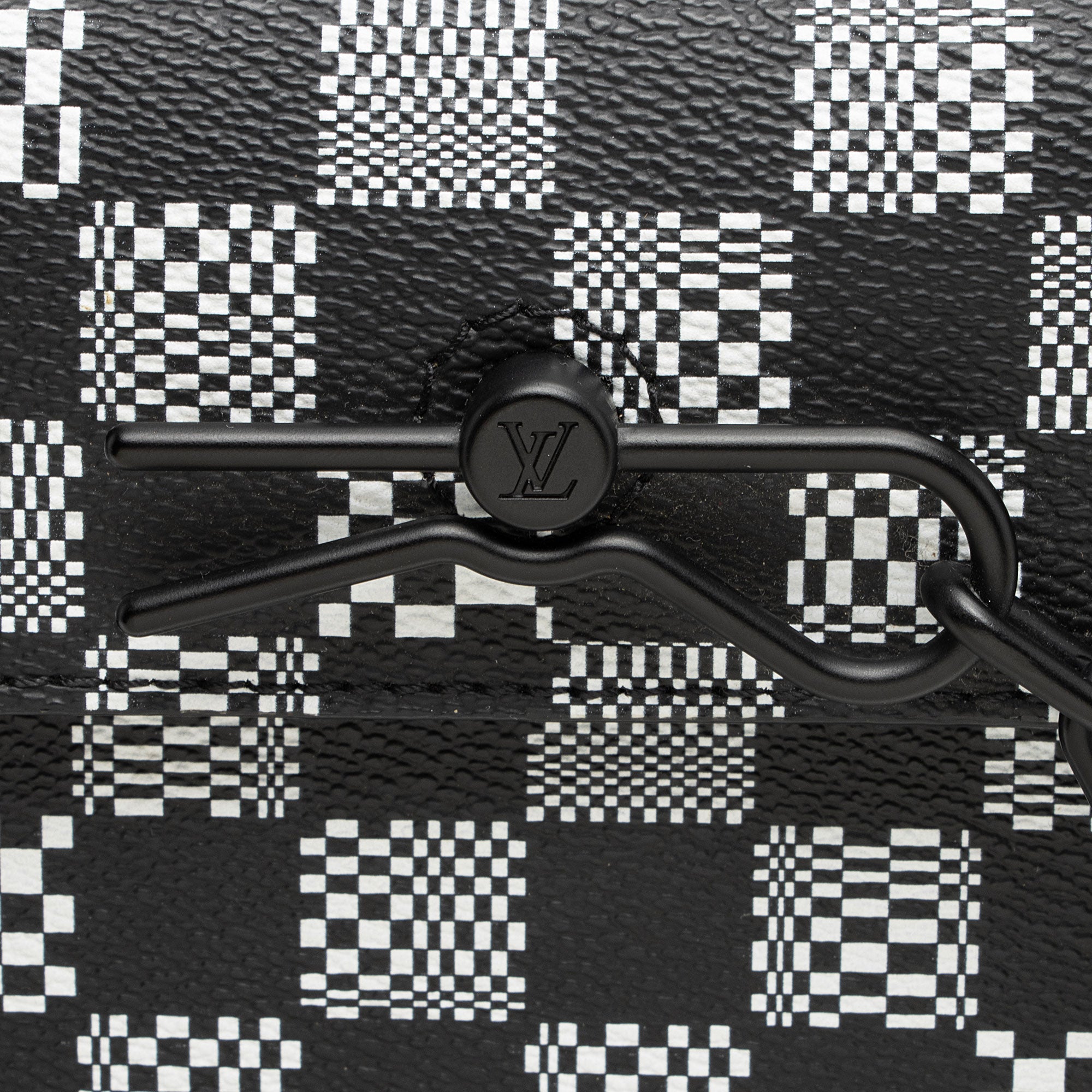 Louis Vuitton Limited Edition Damier Distorted Nano Steamer (SHF-JLVigE)