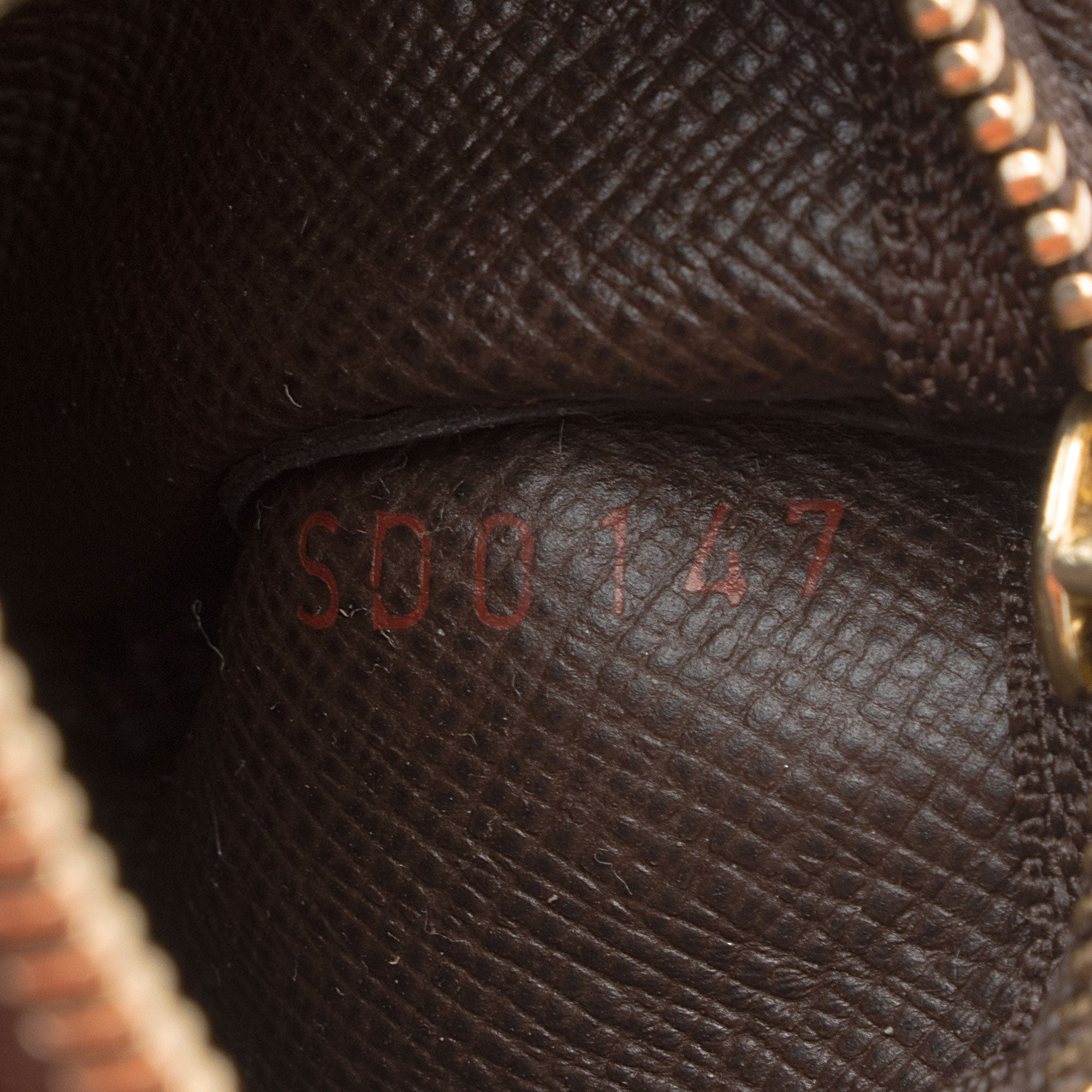Louis Vuitton Damier Ebene Key Pouch (SHF-hhCQrk)