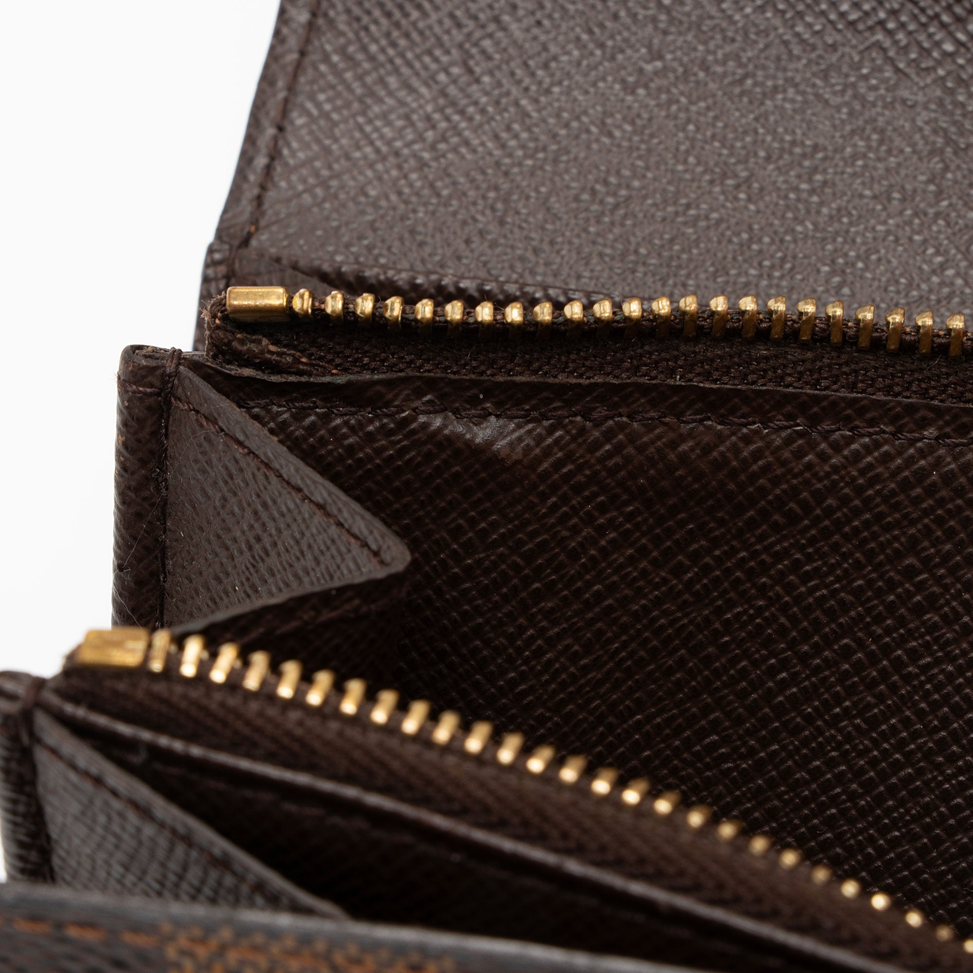 Louis Vuitton Damier Ebene Sarah Wallet (SHF-CpNxea)