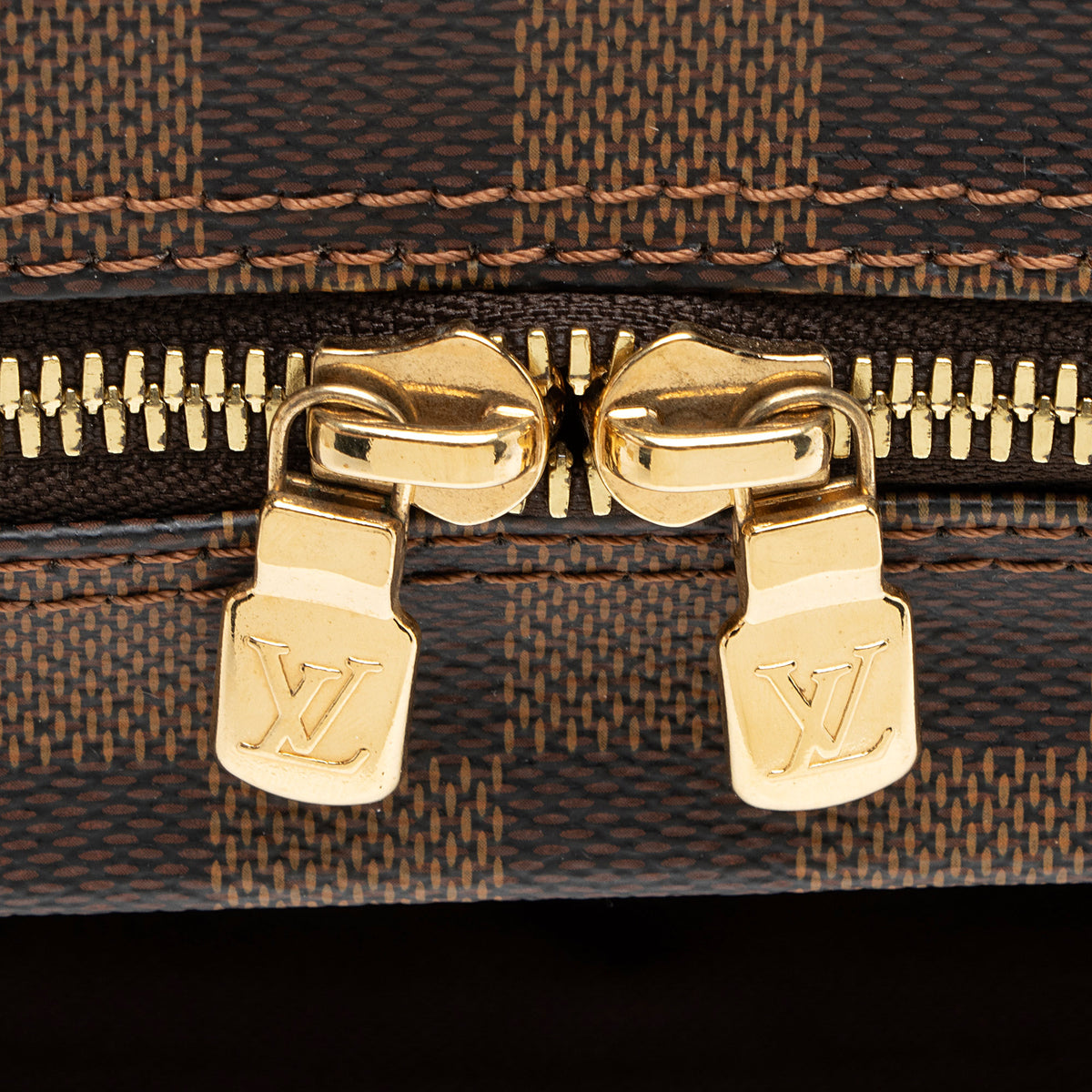 Louis Vuitton Damier Ebene Shelton GM Messenger