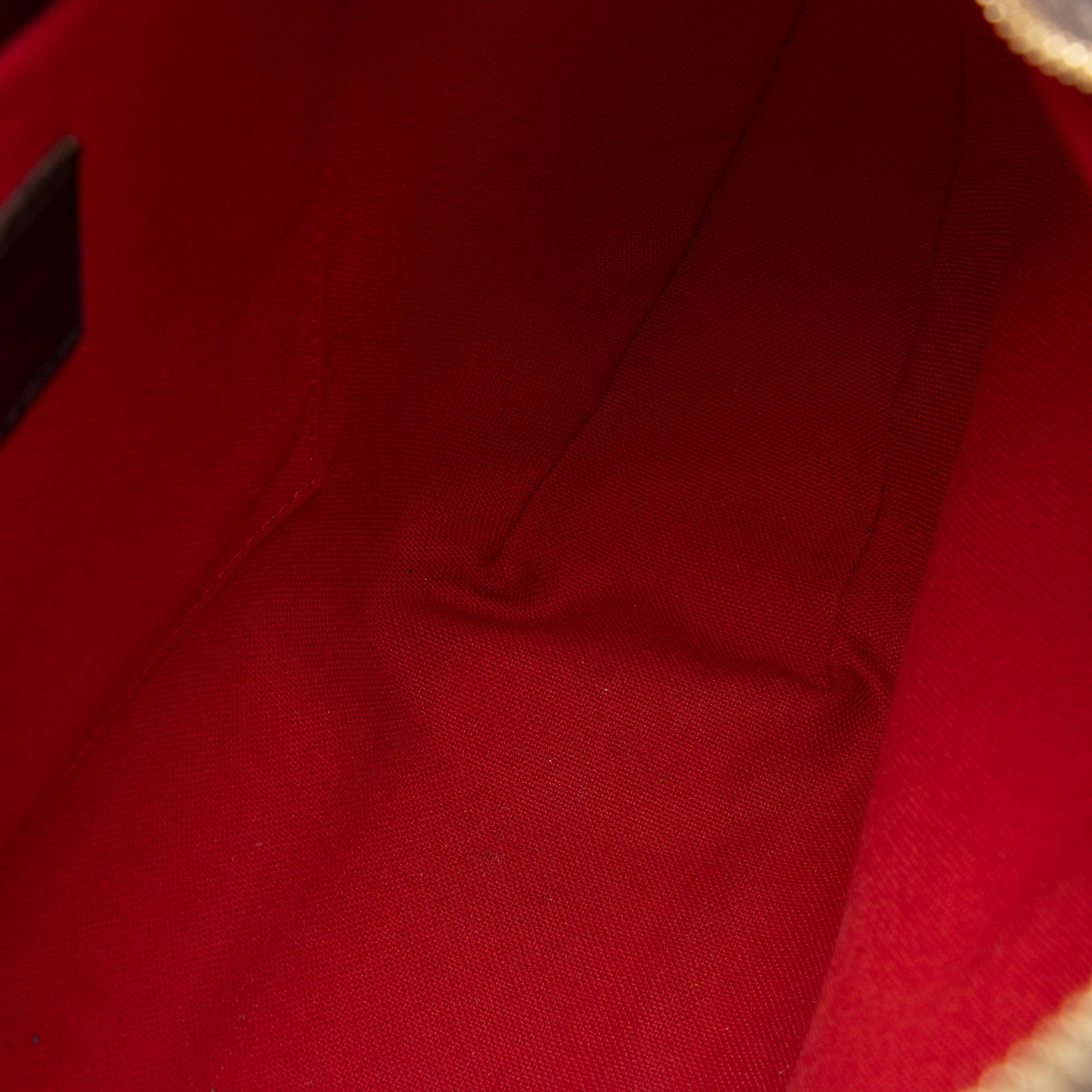 Louis Vuitton Damier Ebene Thames GM Shoulder Bag (SHF-2YfAQM)