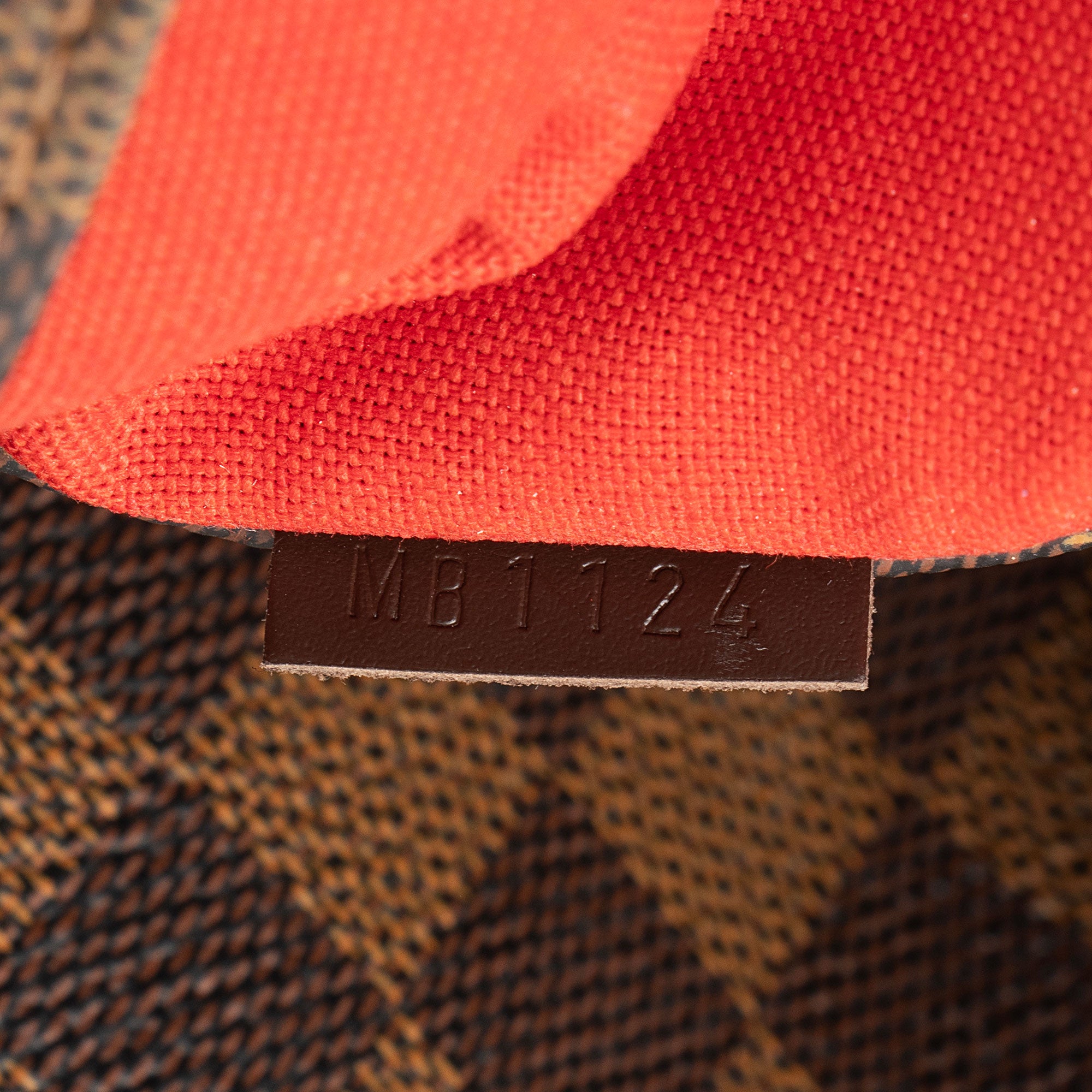 Louis Vuitton Damier Ebene Totally MM Tote (SHF-tIZLqg)