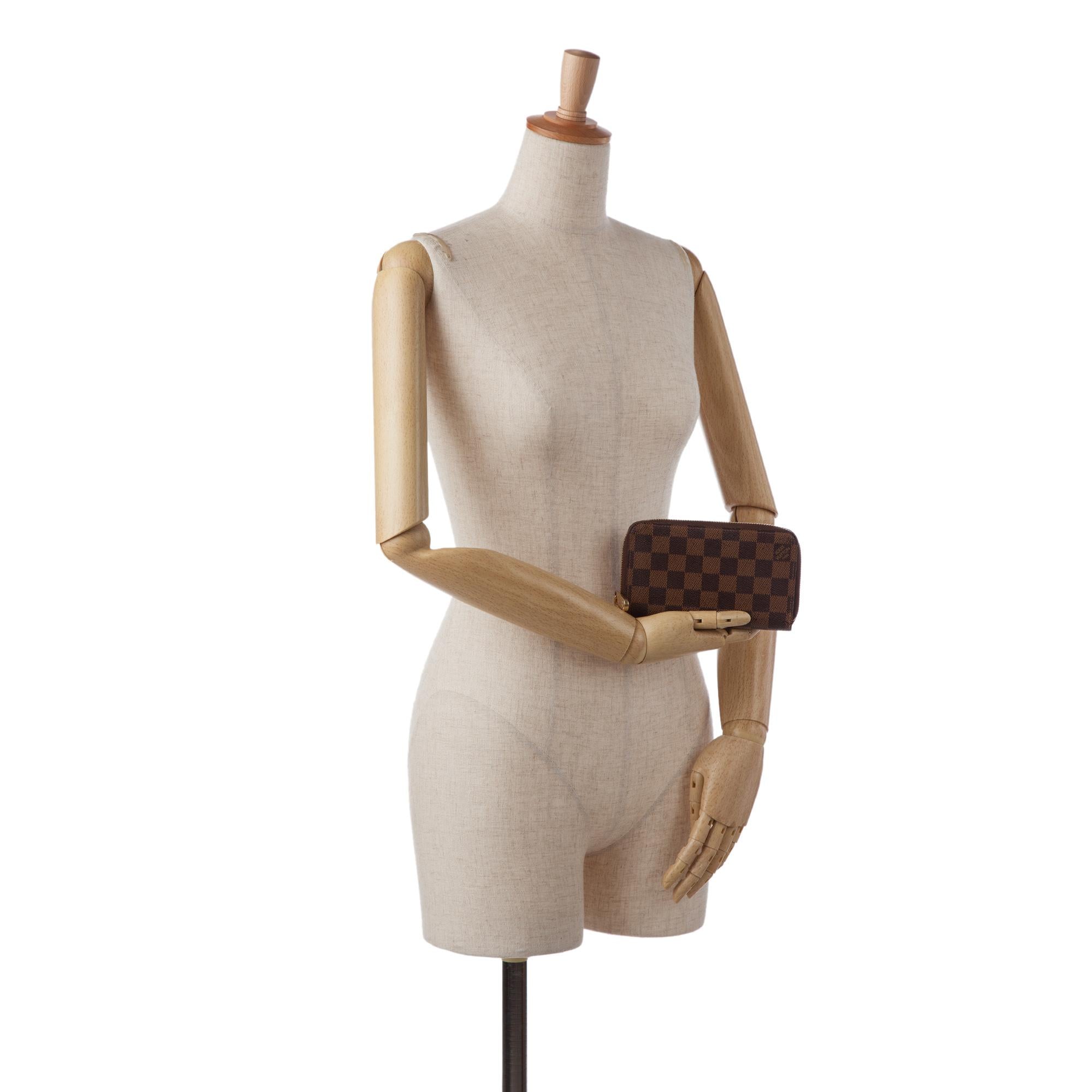 Louis Vuitton Damier Ebene Zippy Compact Wallet (SHG-f13WBs)