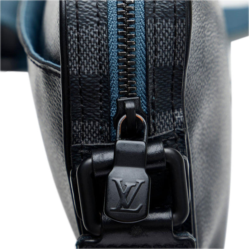 Louis Vuitton Damier Graphite Alpha Messenger Bag (SHG-tNgnbk)