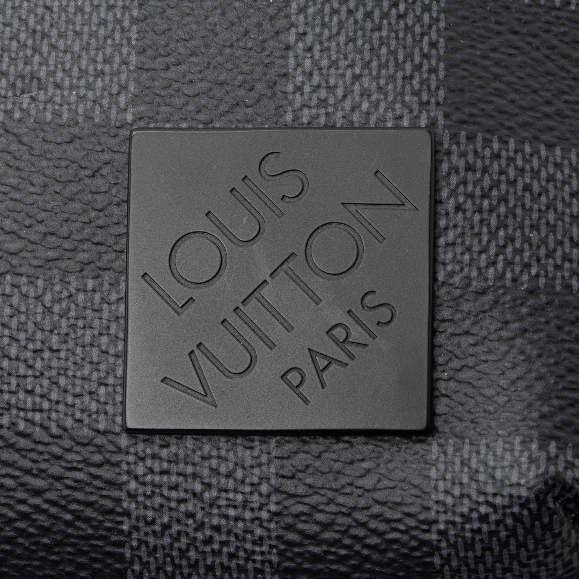 Louis Vuitton Damier Graphite Avenue Sling NM Bag (SHF-W6BKFK)