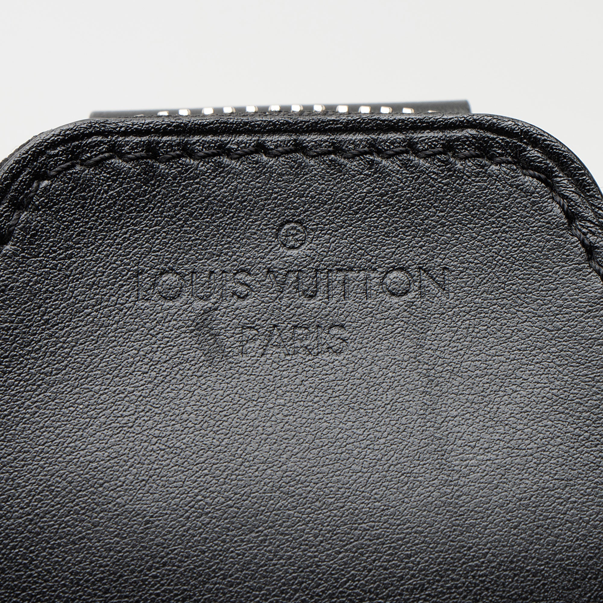Louis Vuitton Damier Graphite Avenue Sling NM Bag