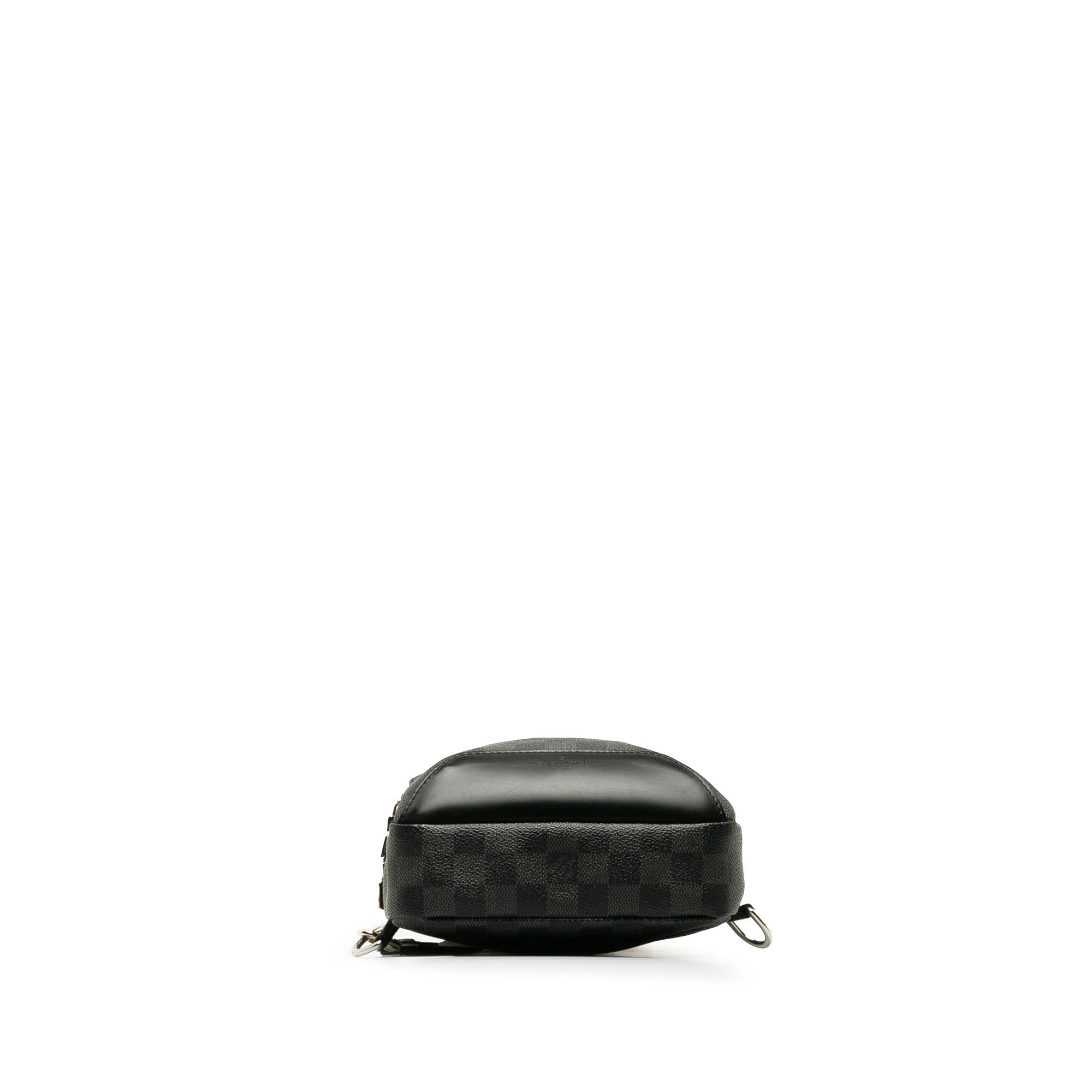 Louis Vuitton Damier Graphite Avenue Sling (SHG-GFYs8u)
