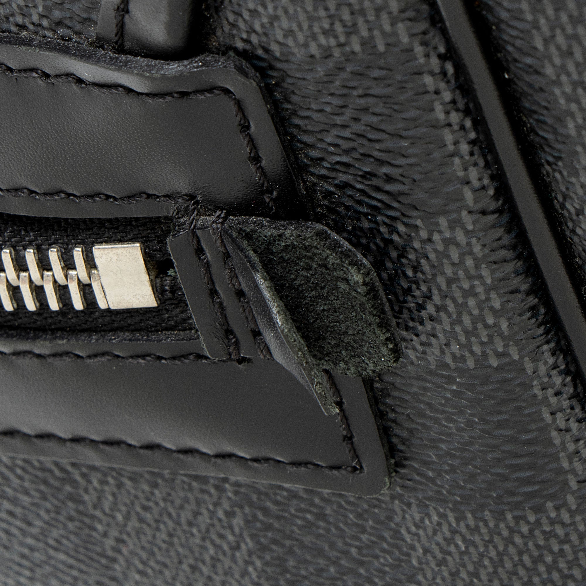 Louis Vuitton Damier Graphite Daniel MM Messenger