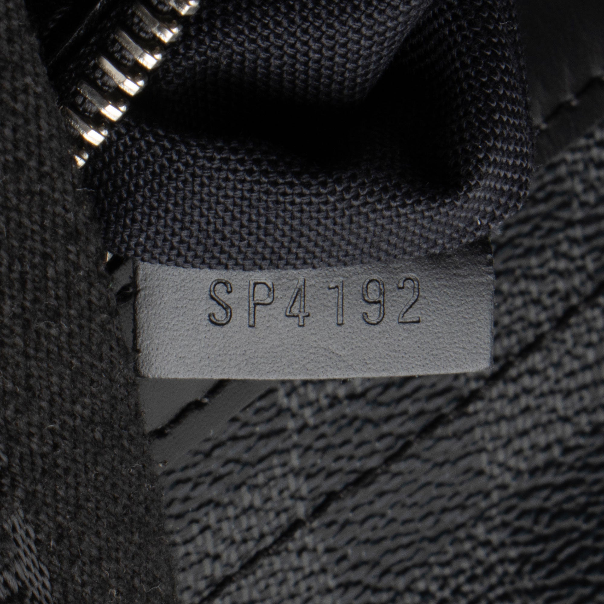 Louis Vuitton Damier Graphite Daniel MM Messenger