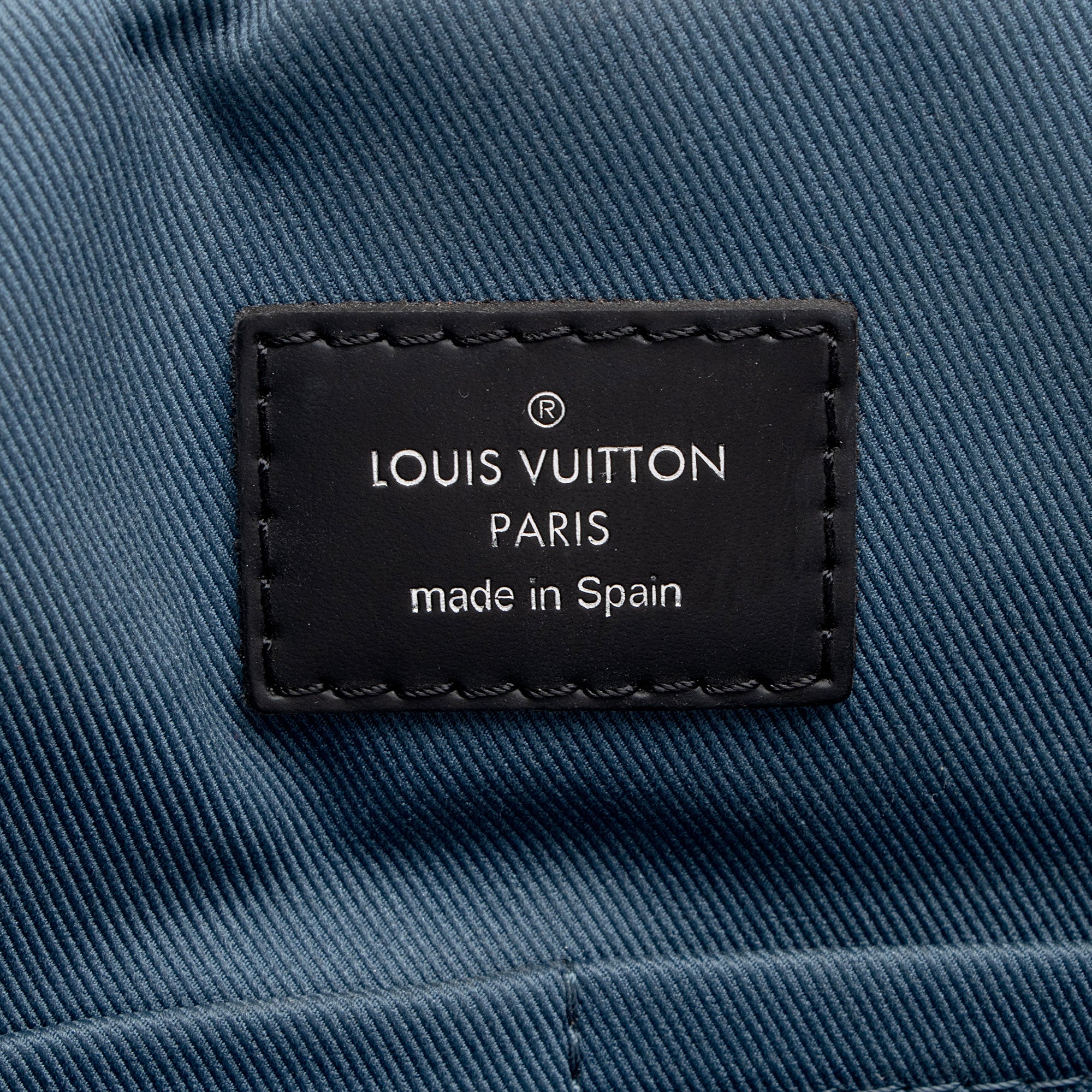 Louis Vuitton Damier Graphite District MM Messenger