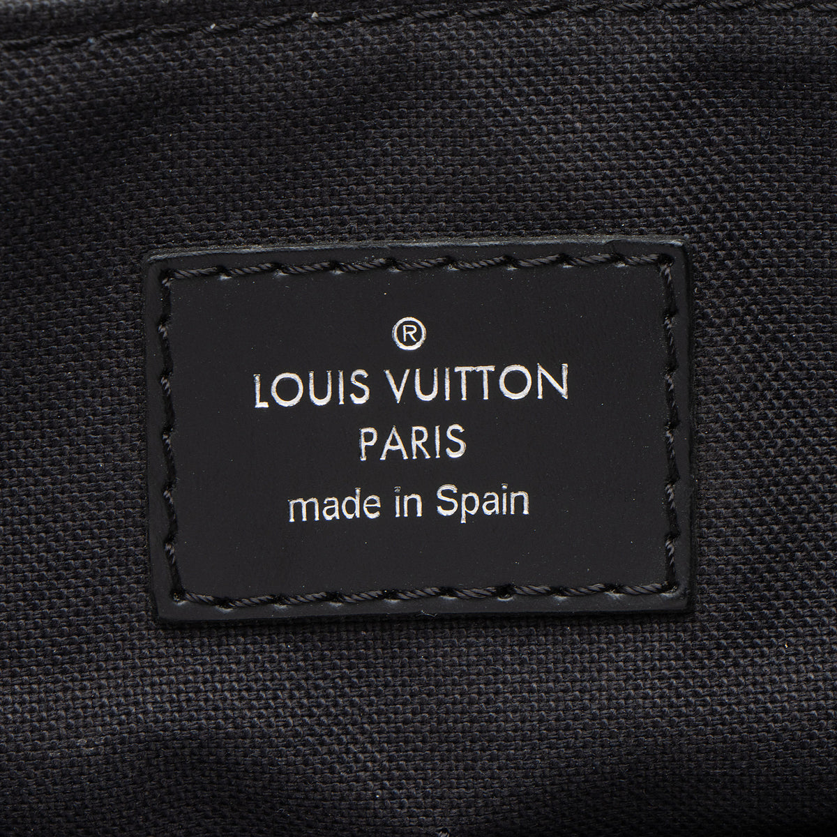 Louis Vuitton Damier Graphite District MM Messenger