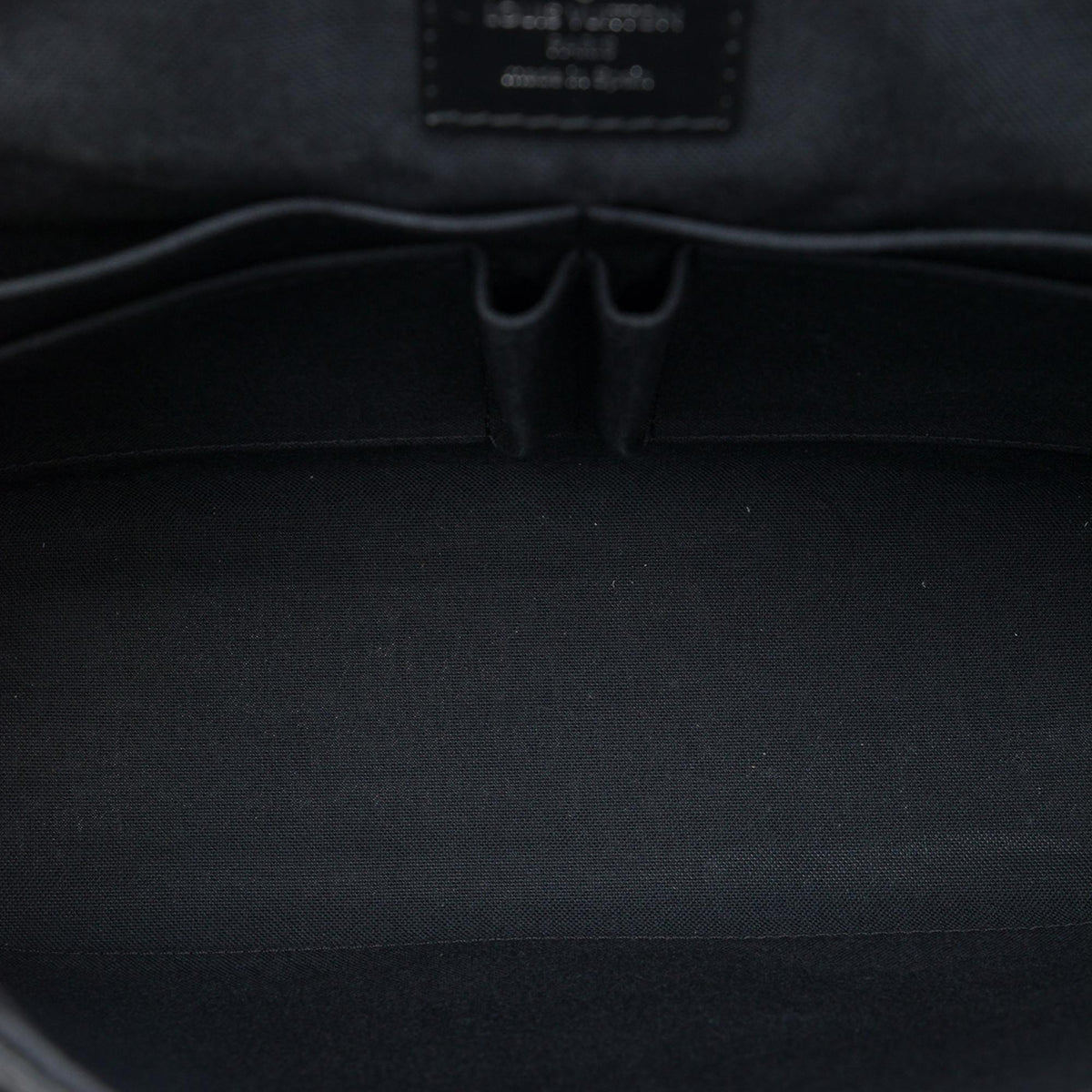 Louis Vuitton Damier Graphite District MM