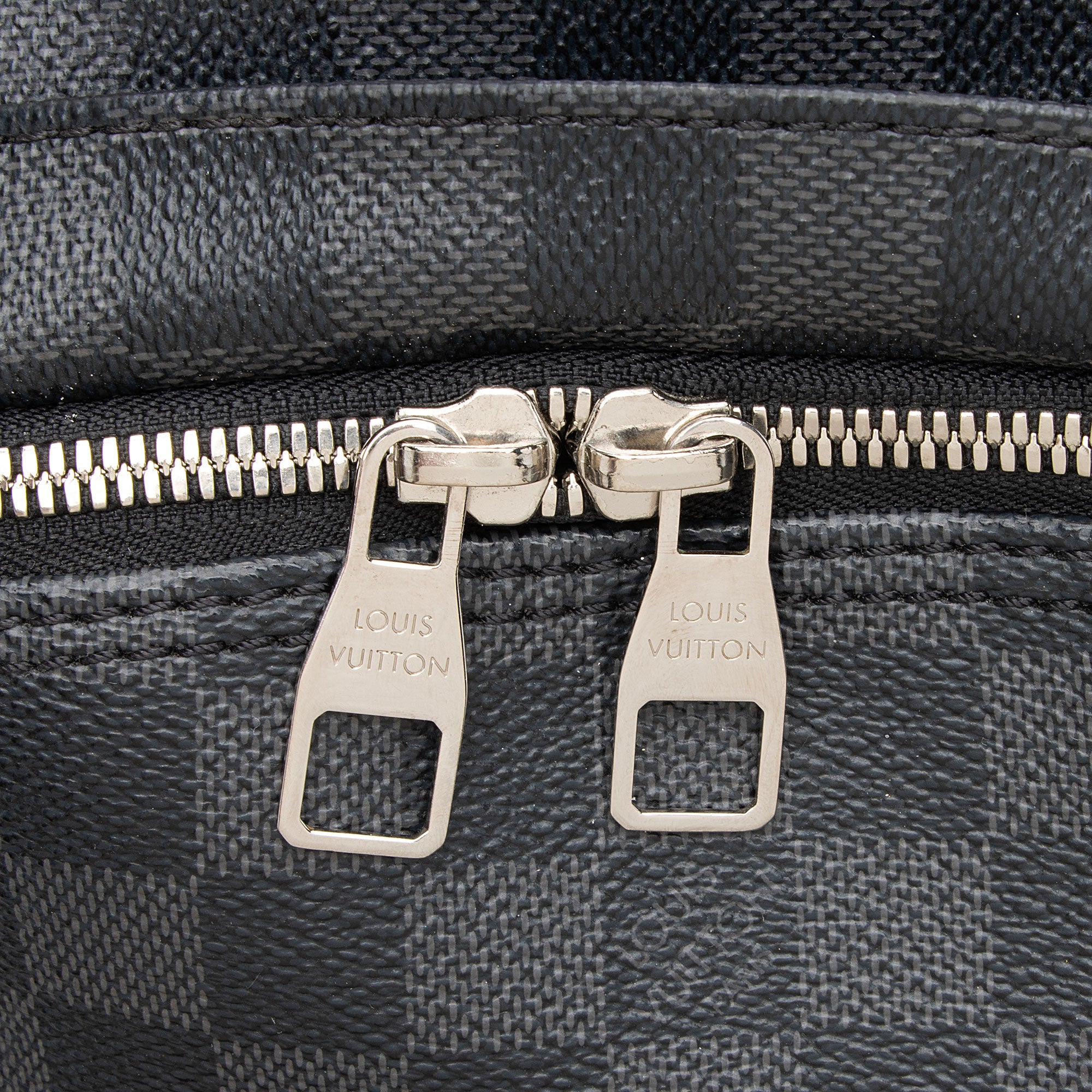Louis Vuitton Damier Graphite Michael Backpack (SHF-xOritr)