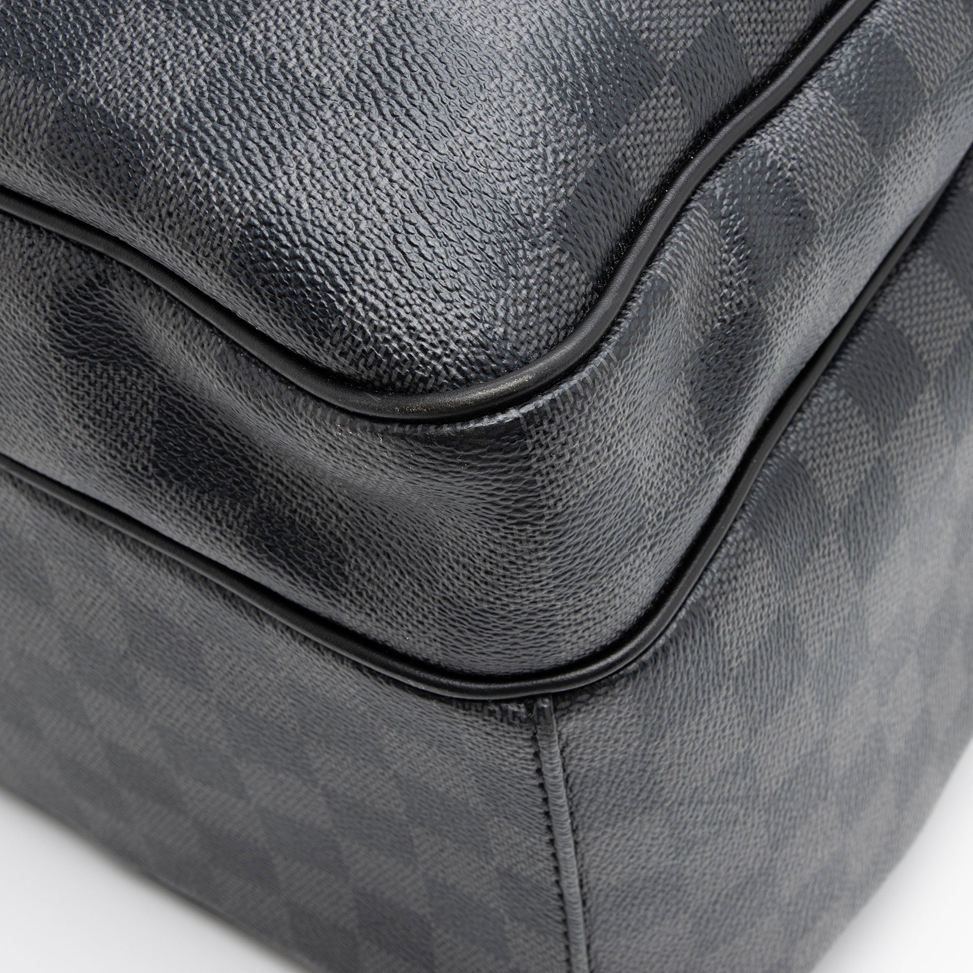 Louis Vuitton Damier Graphite Michael Backpack (SHF-xOritr)