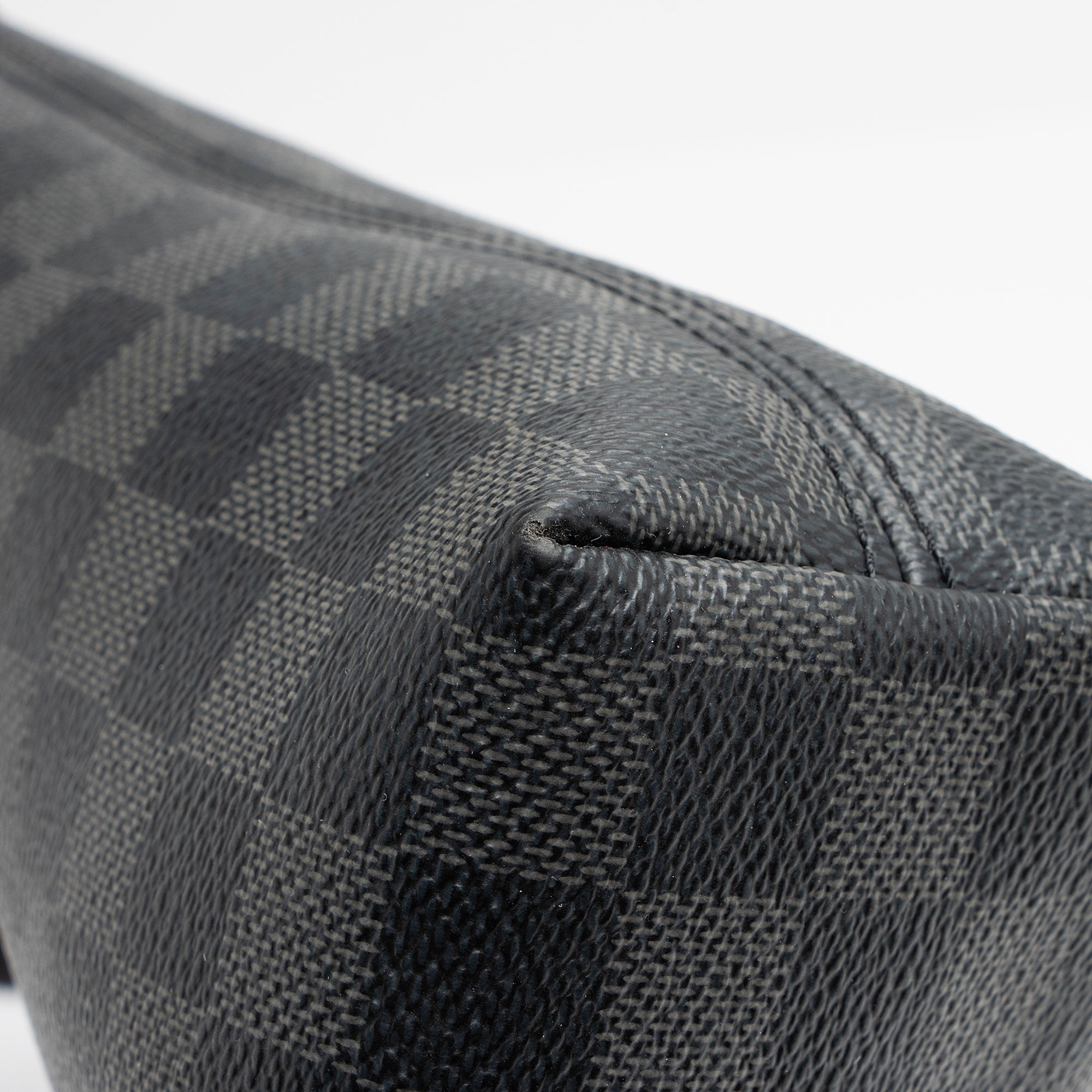 Louis Vuitton Damier Graphite Mick PM NM Messenger Bag (SHF-bwVdAg)