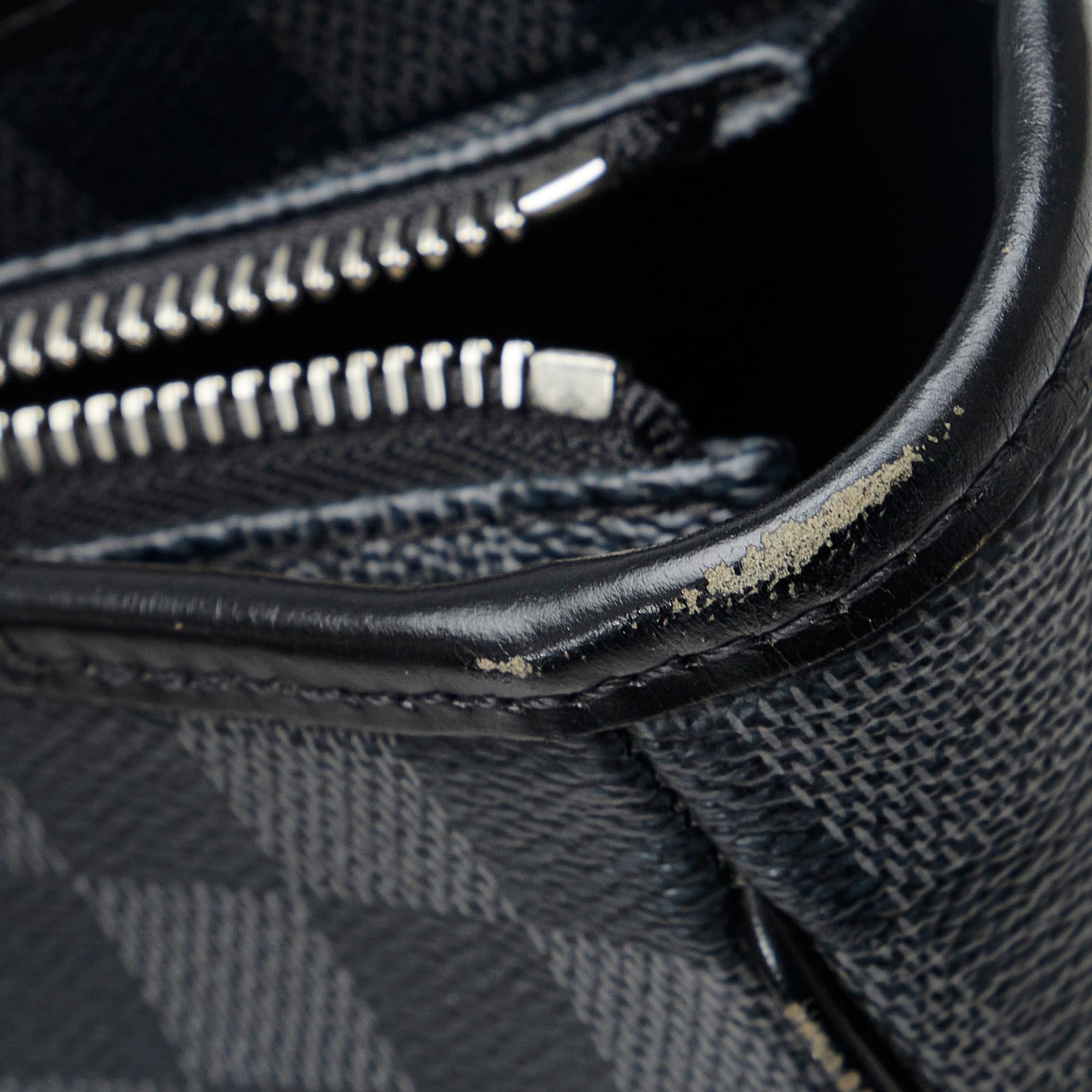 Louis Vuitton Damier Graphite Tadao PM (SHG-Ptb3QR)