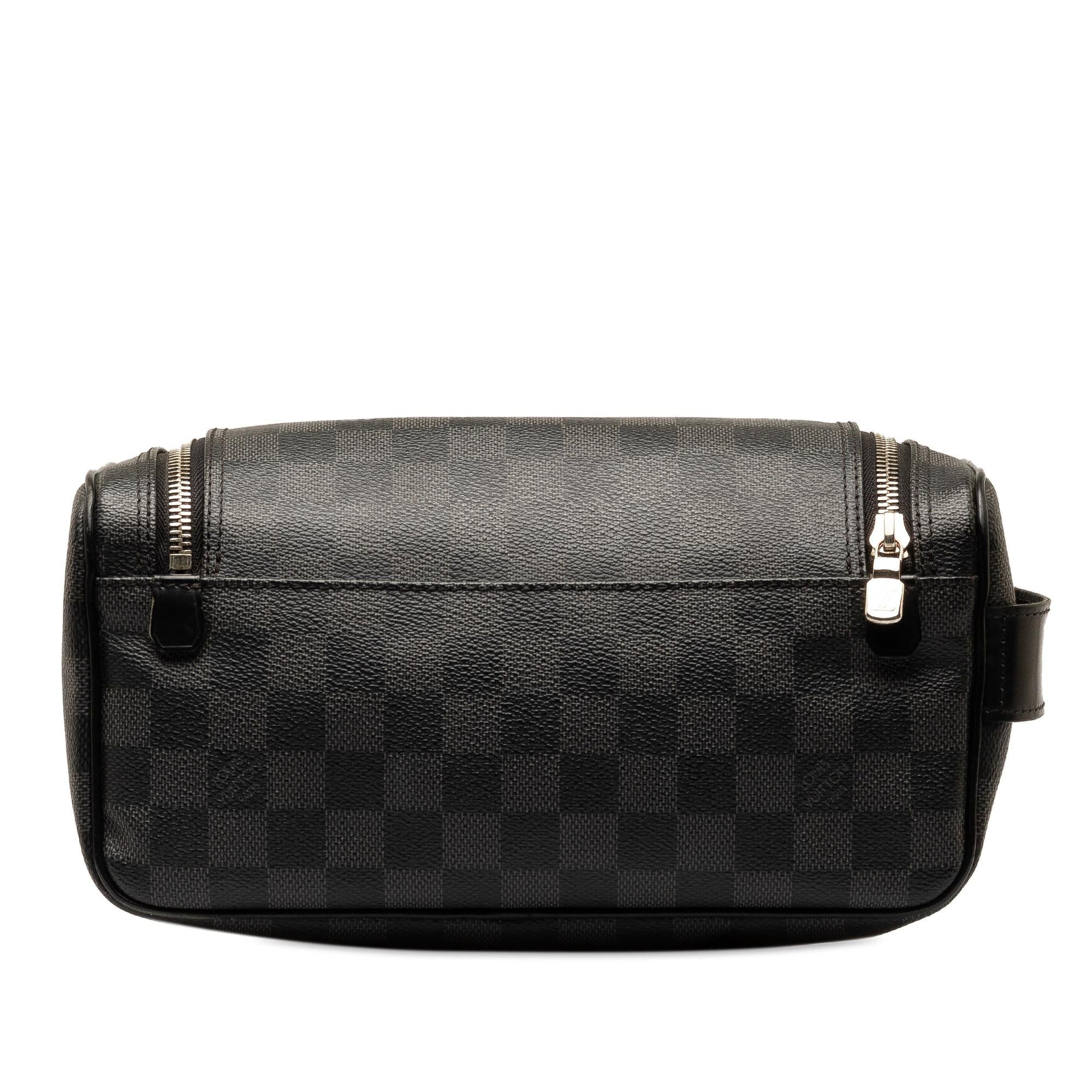 Louis Vuitton Damier Graphite Toiletry Pouch (SHG-axFMKu)