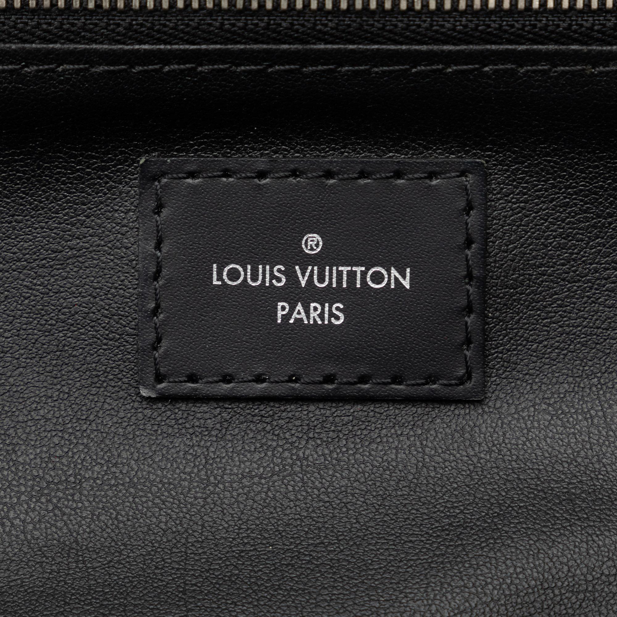Louis Vuitton Damier Graphite Toiletry Pouch (SHG-axFMKu)